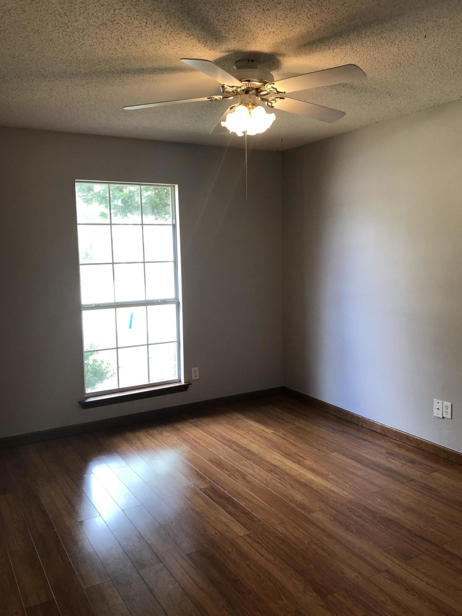 HOLLYROD PARK - Residential