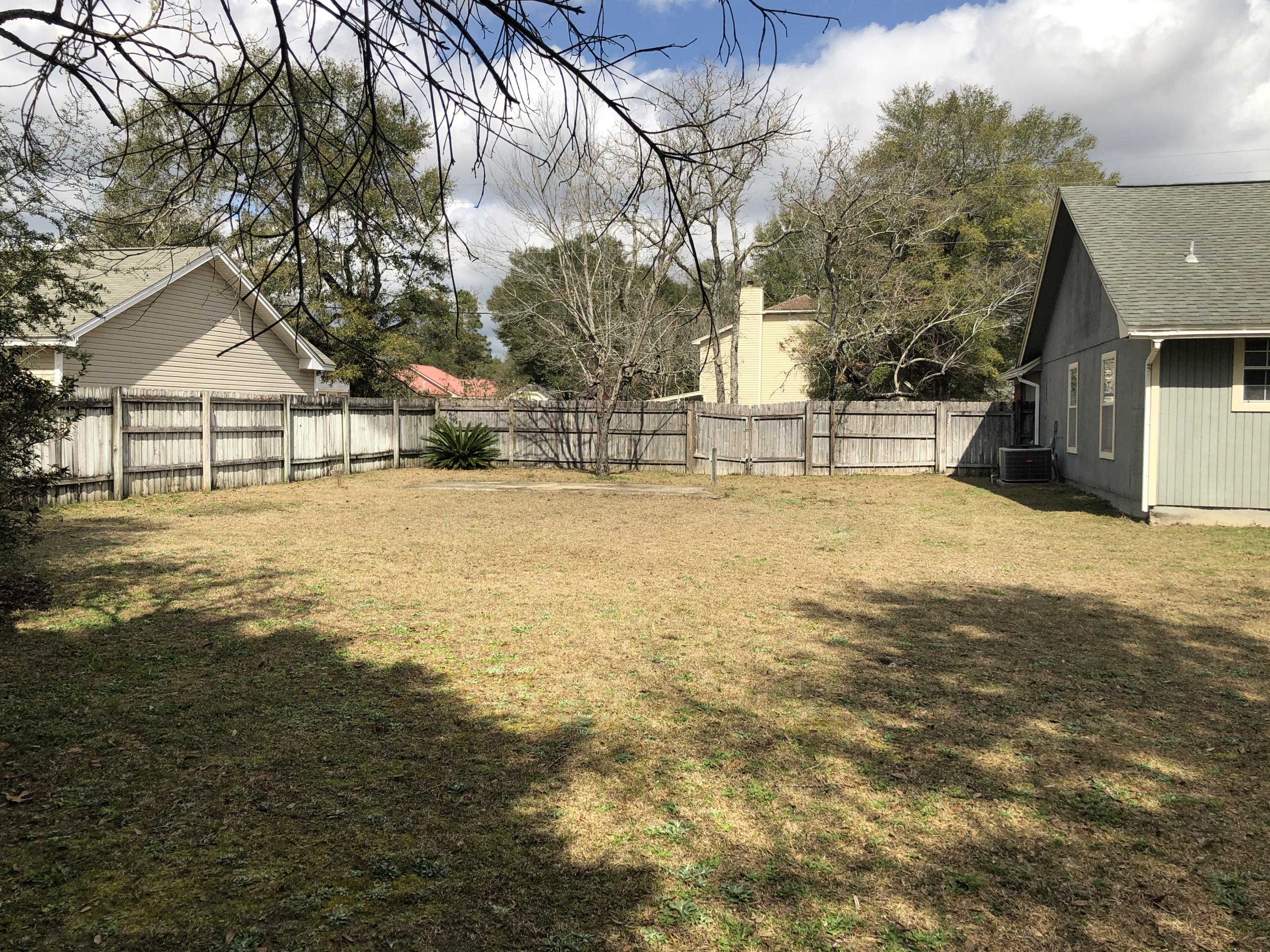 HOLLYROD PARK - Residential