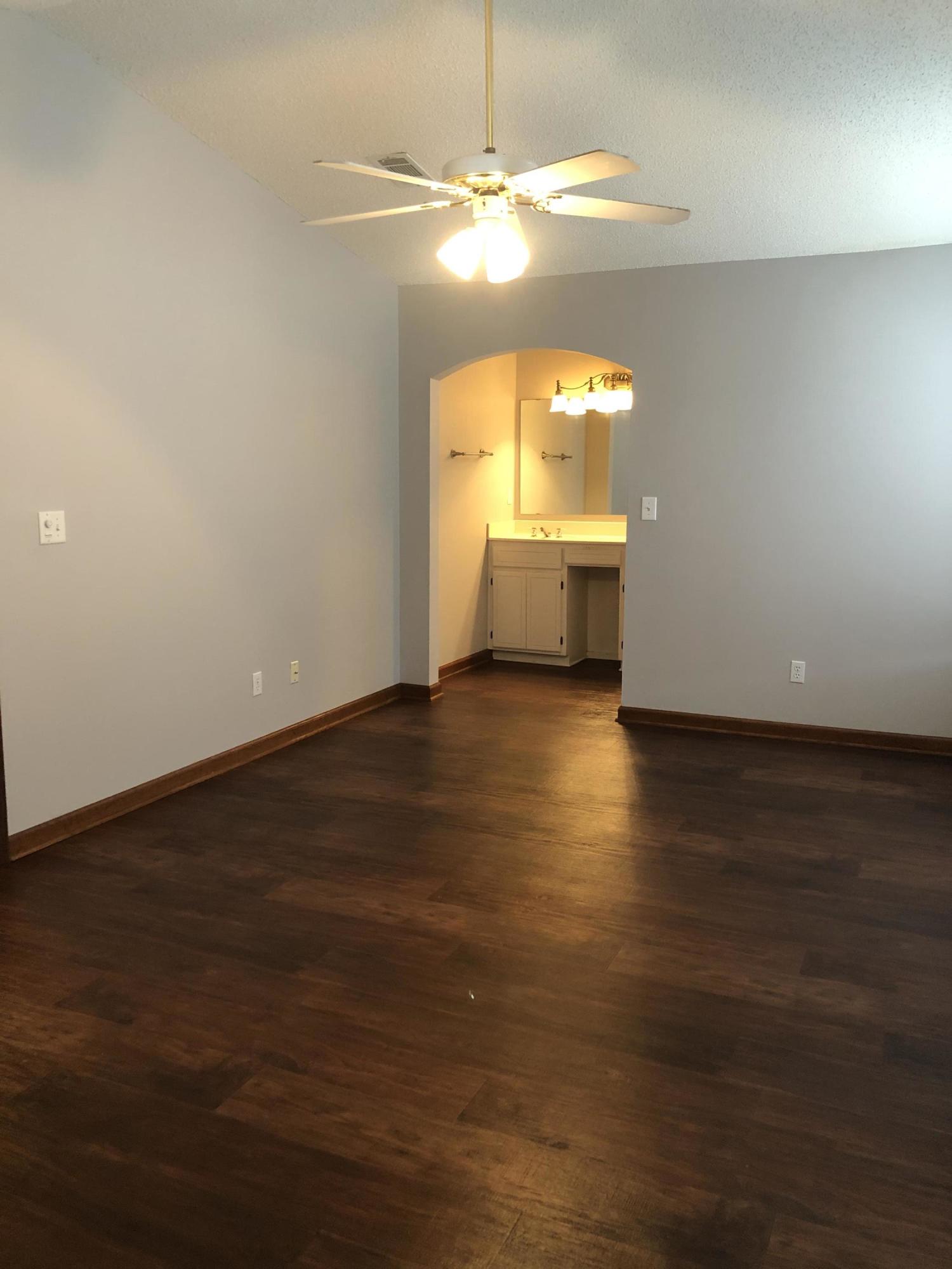 HOLLYROD PARK - Residential