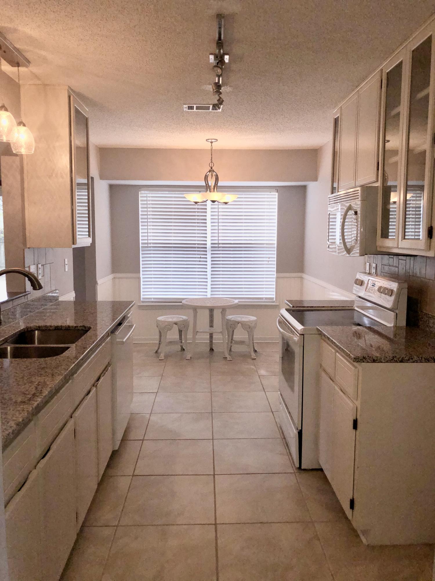 HOLLYROD PARK - Residential