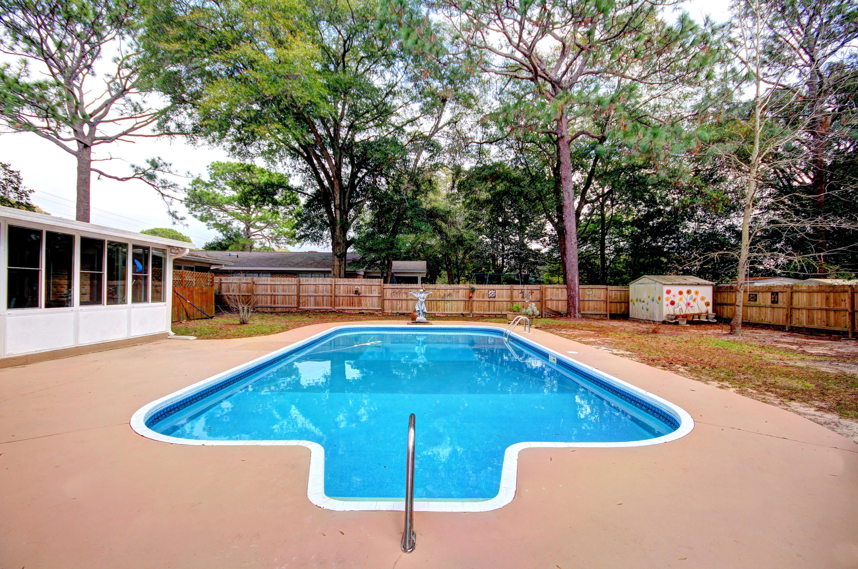 BAYOU POQUITO - Residential