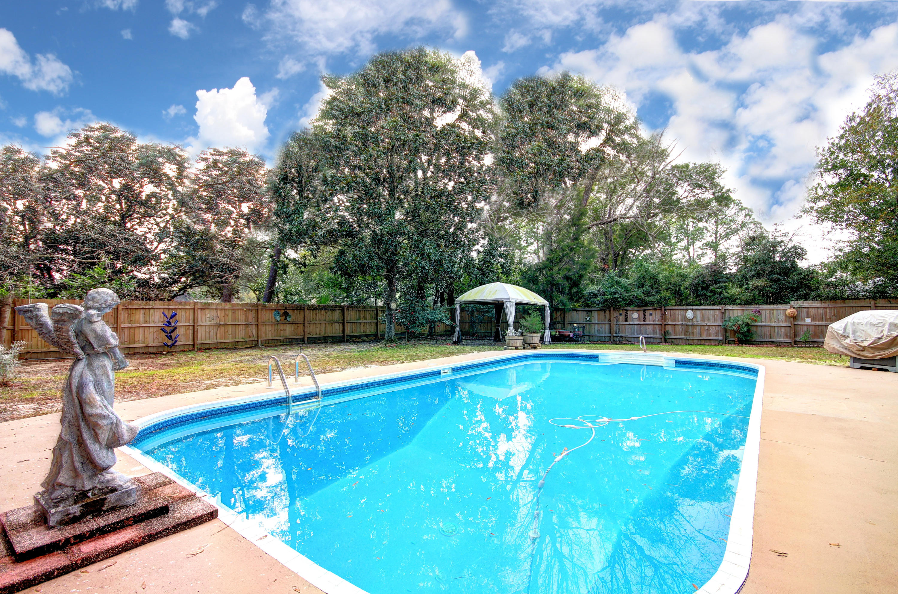 BAYOU POQUITO - Residential