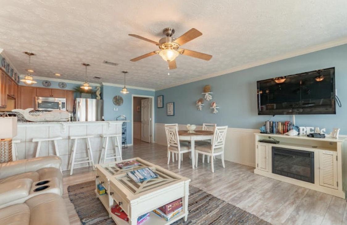 CRYSTAL VILLAS CONDO - Residential