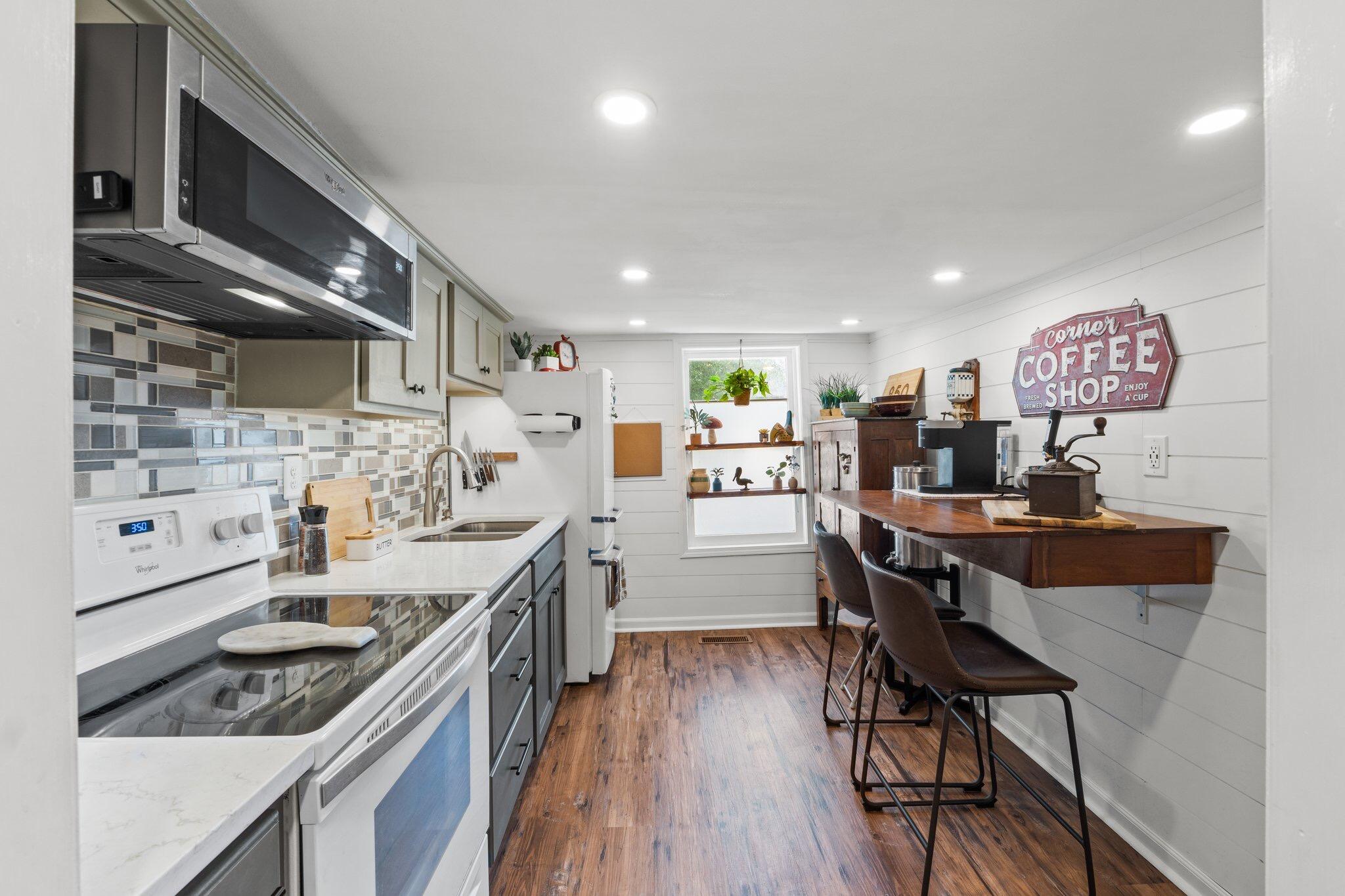 NO RECORDED SUBDIVISION - Residential