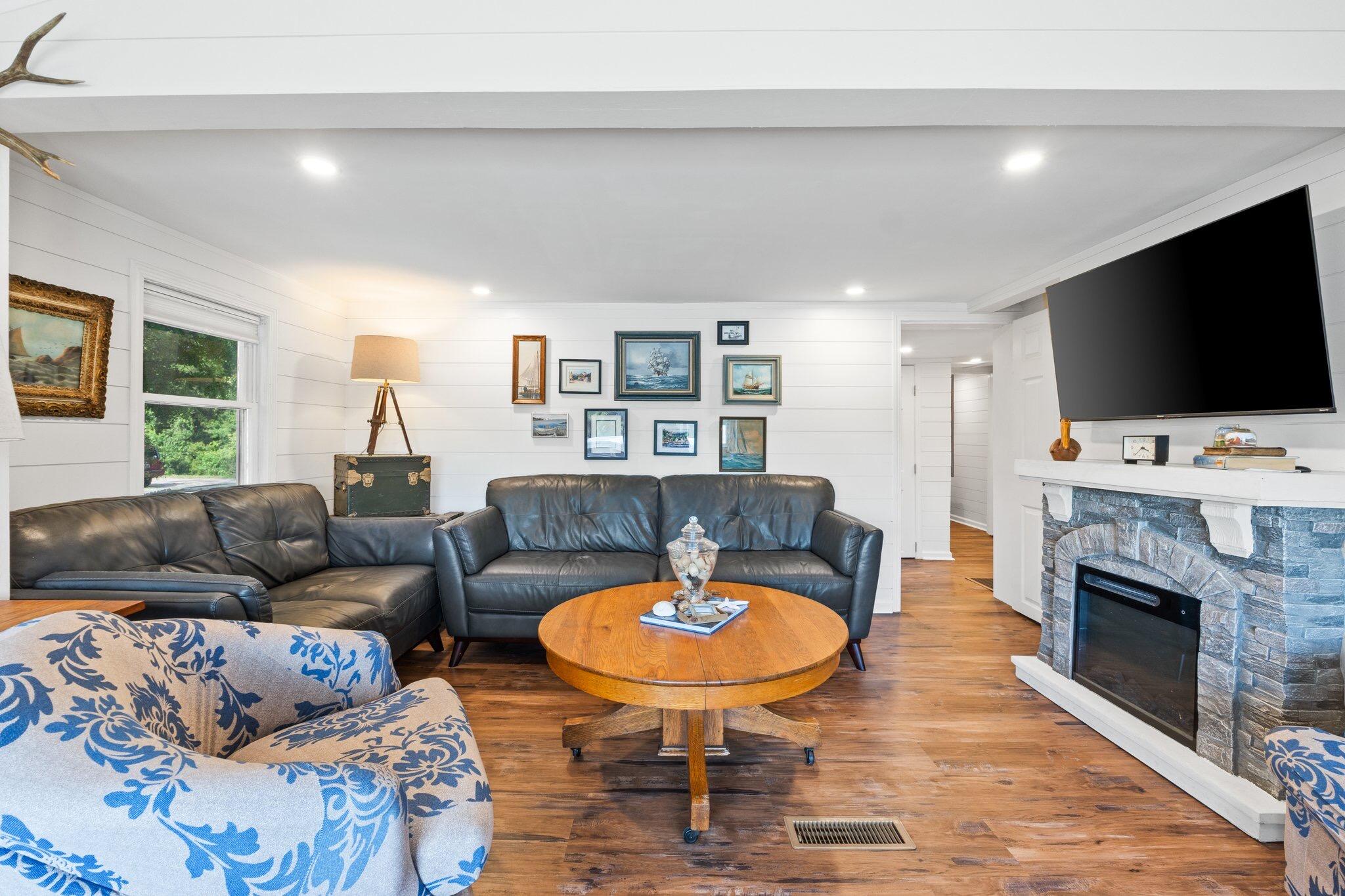 NO RECORDED SUBDIVISION - Residential