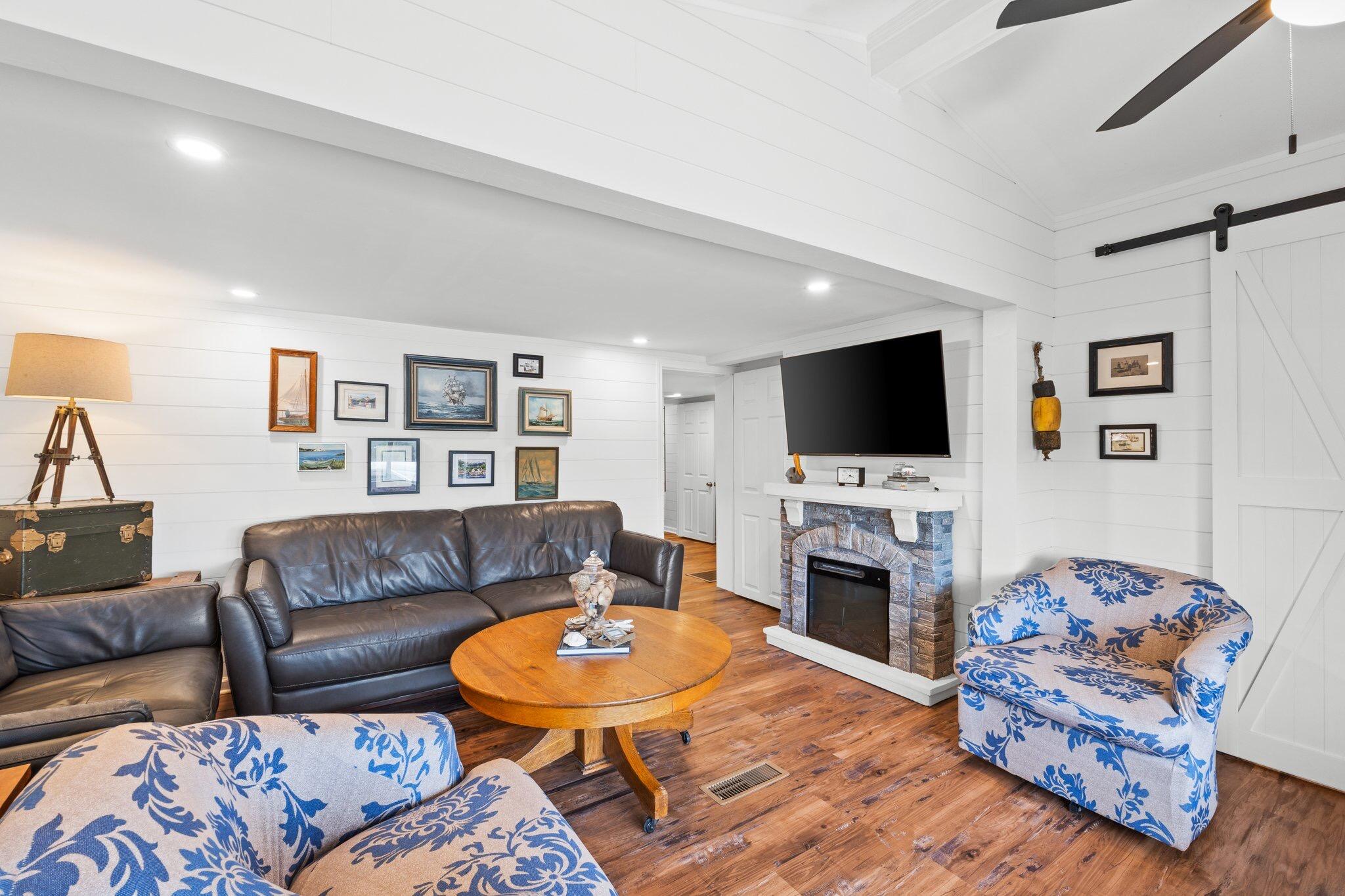 NO RECORDED SUBDIVISION - Residential