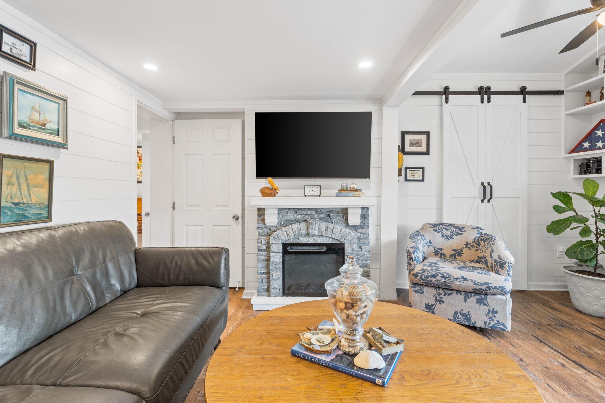 NO RECORDED SUBDIVISION - Residential