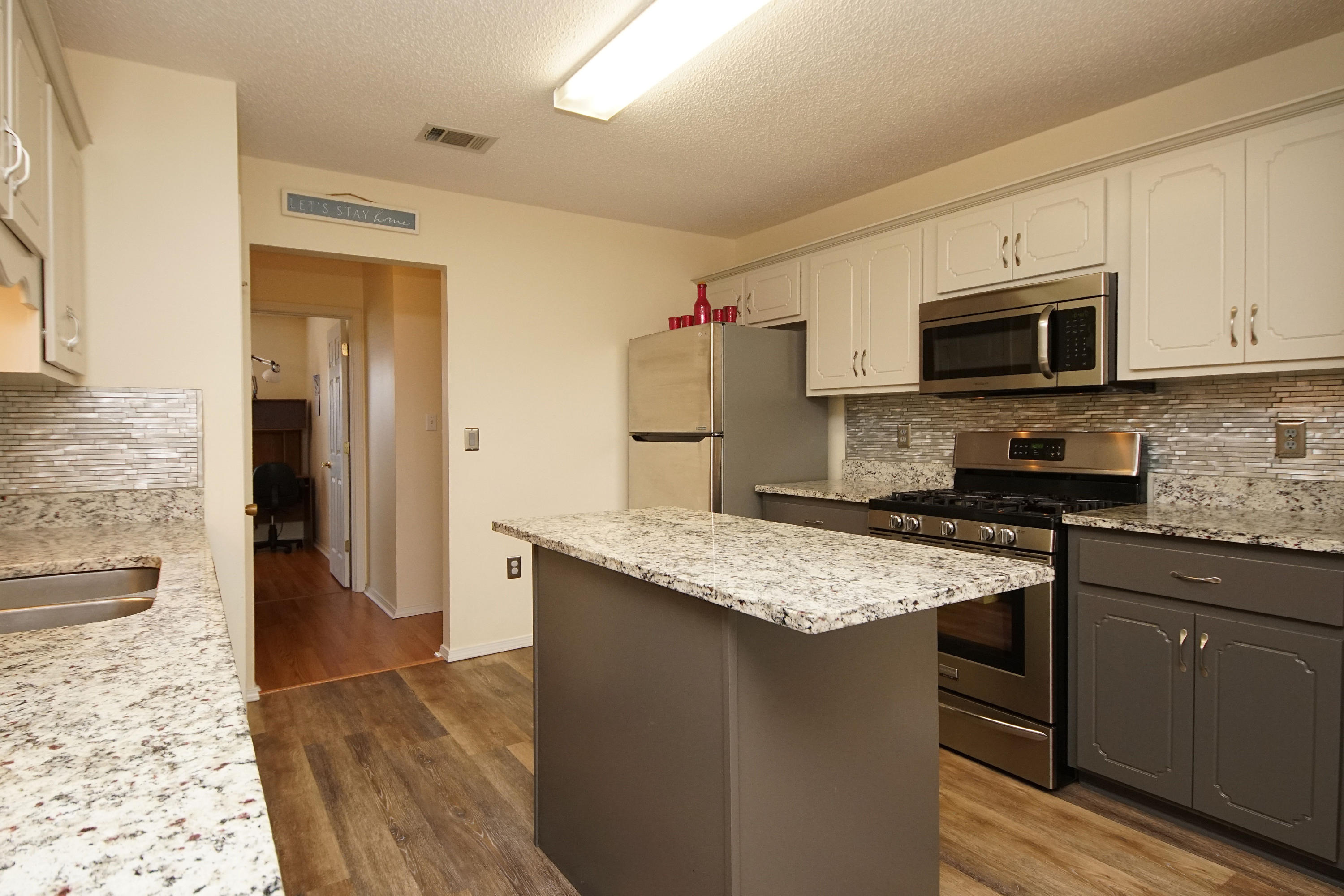 PARKWOOD SQUARE PH 2 - Residential