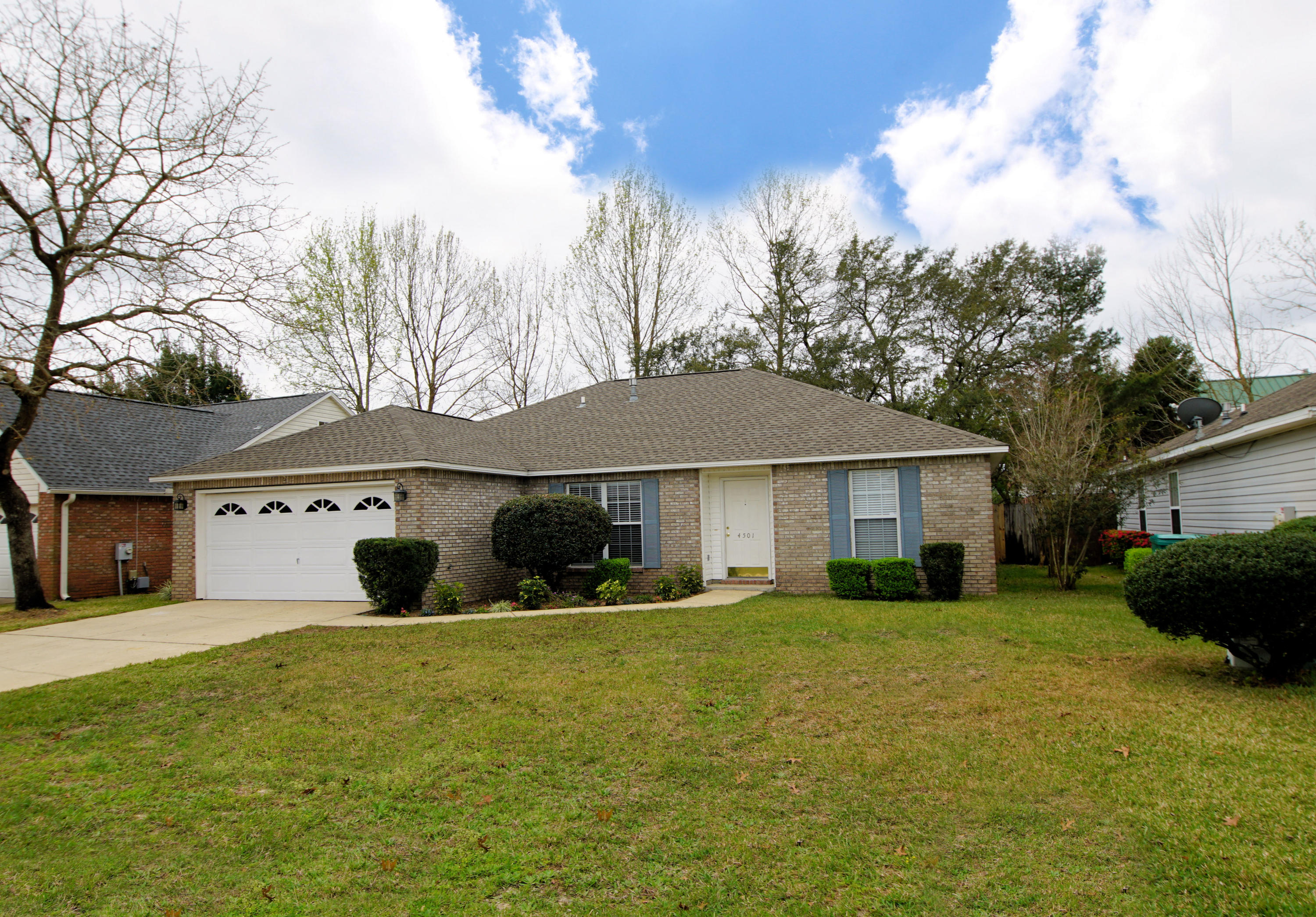 PARKWOOD SQUARE PH 2 - Residential