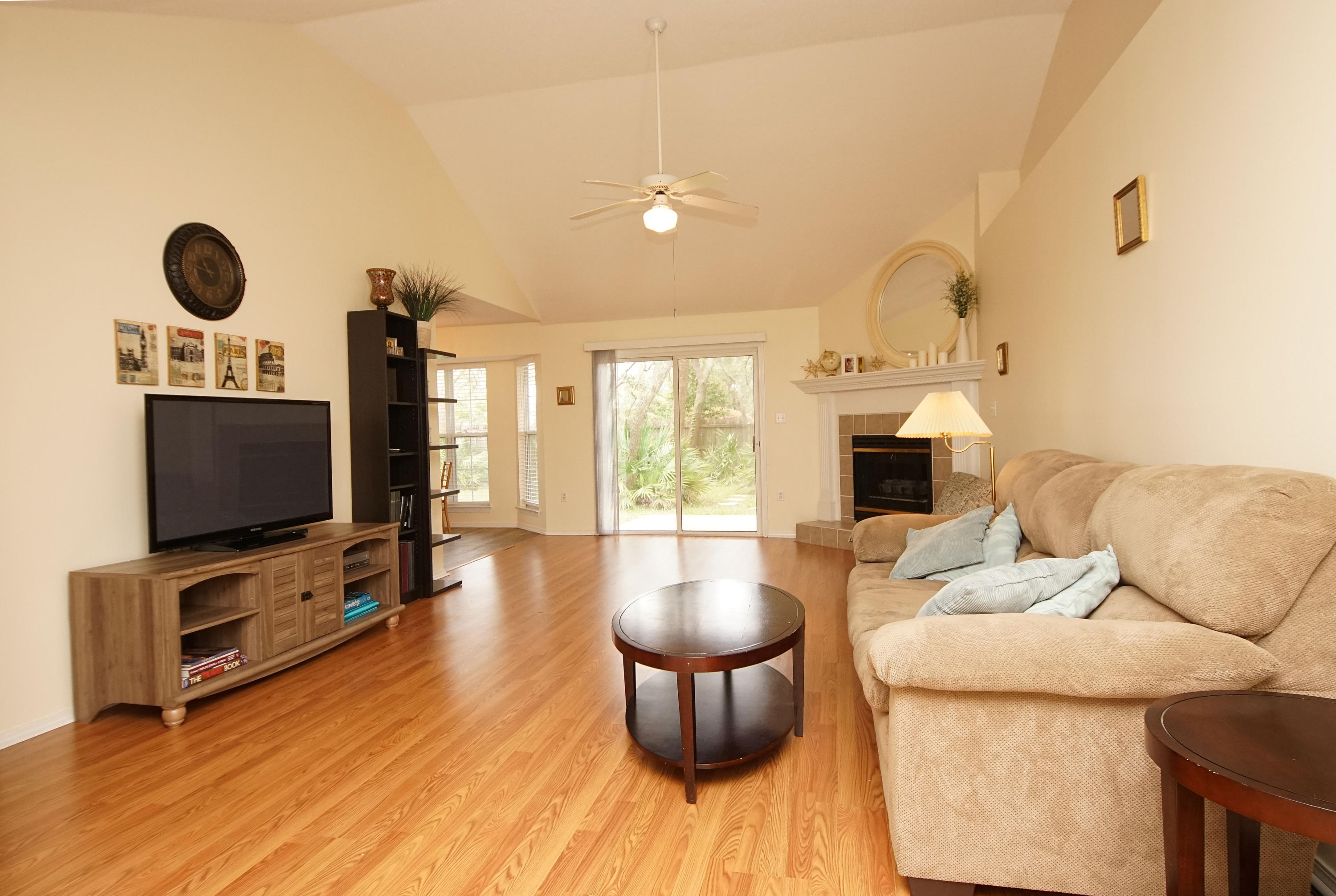 PARKWOOD SQUARE PH 2 - Residential