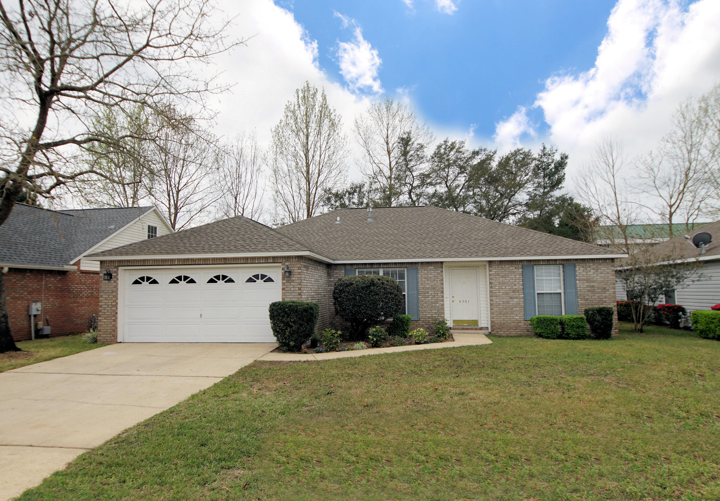 PARKWOOD SQUARE PH 2 - Residential