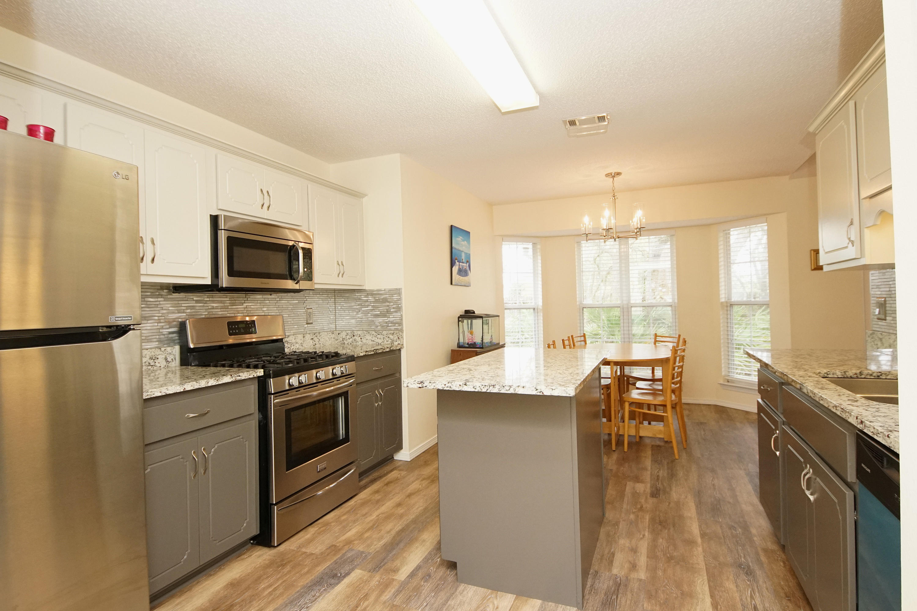 PARKWOOD SQUARE PH 2 - Residential