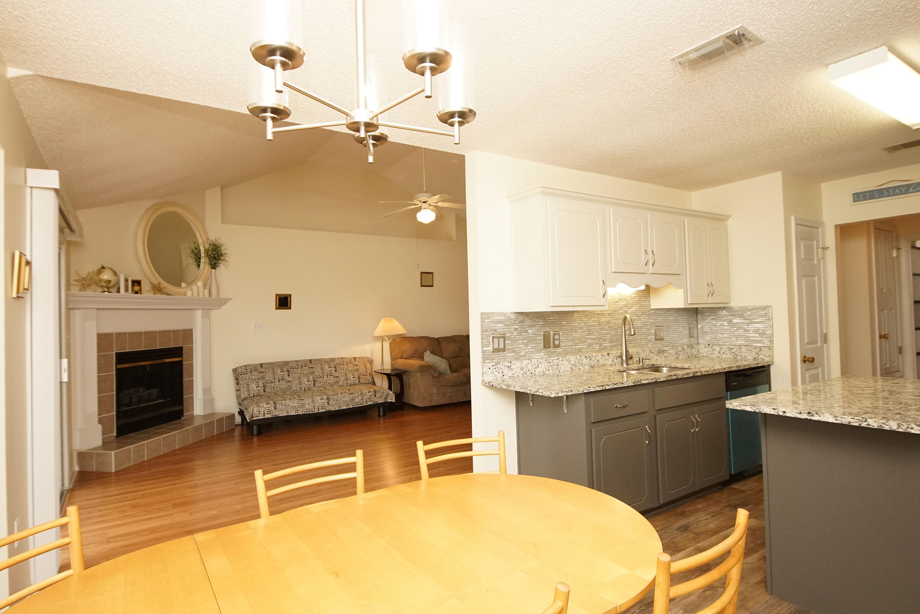 PARKWOOD SQUARE PH 2 - Residential