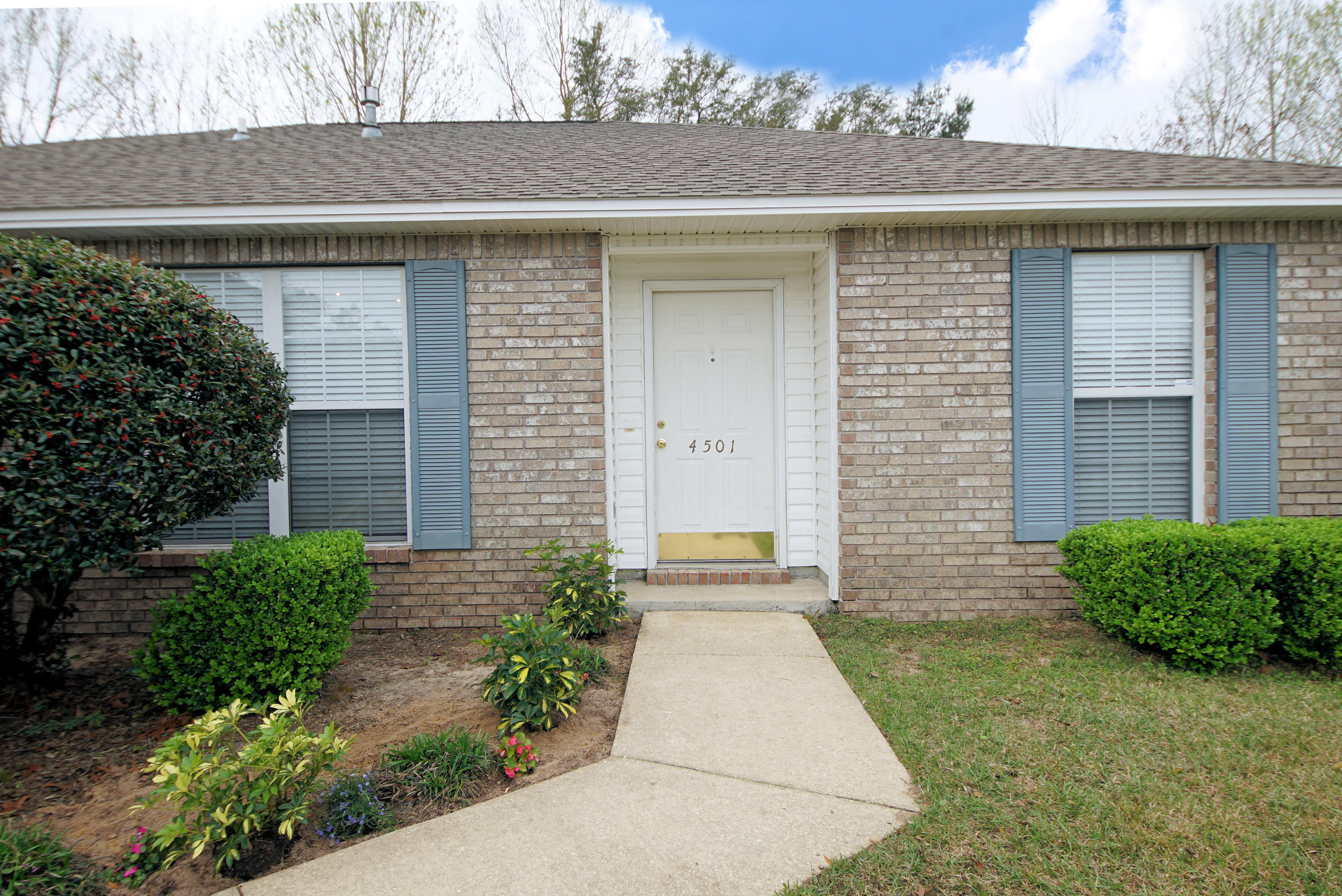 PARKWOOD SQUARE PH 2 - Residential