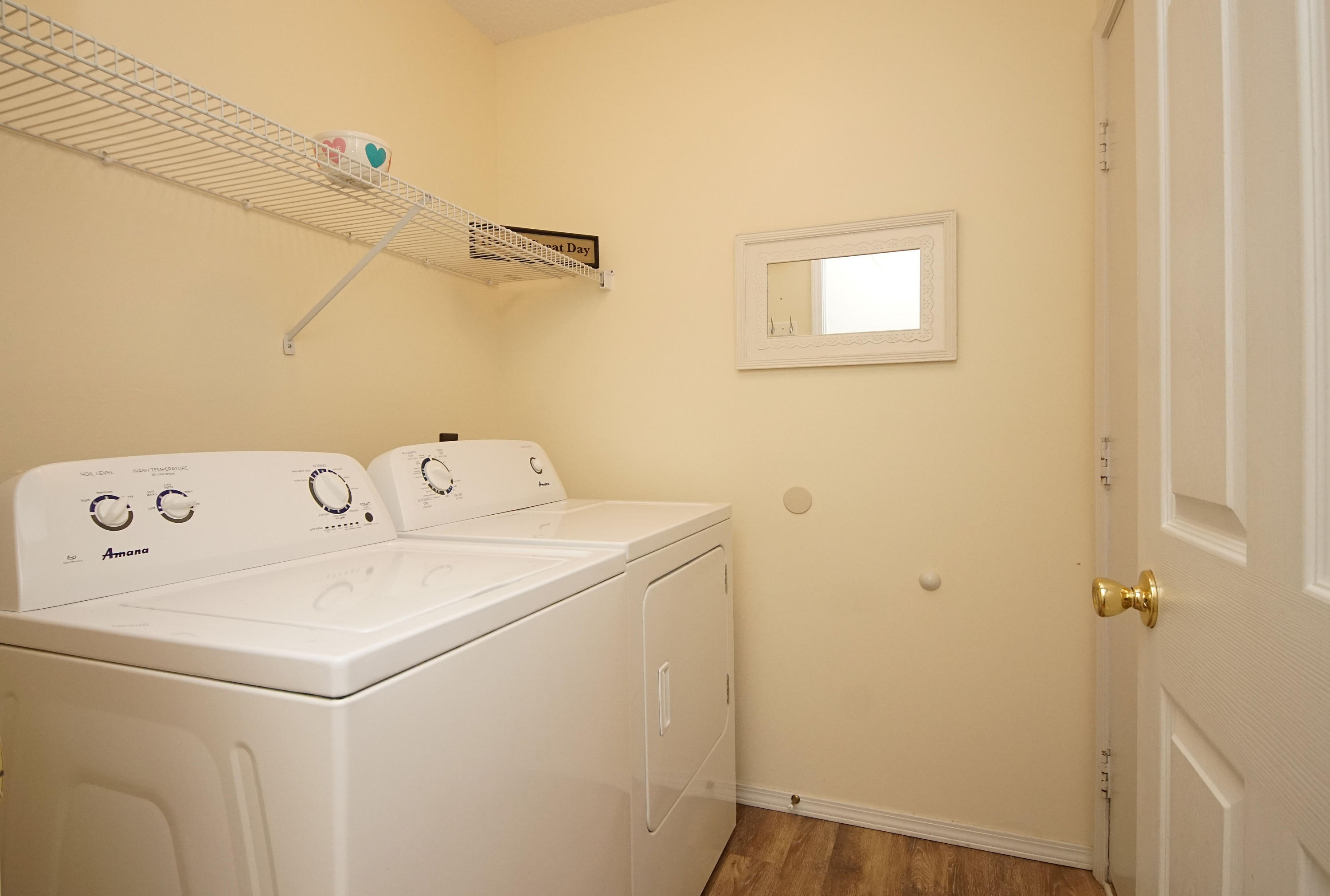 PARKWOOD SQUARE PH 2 - Residential