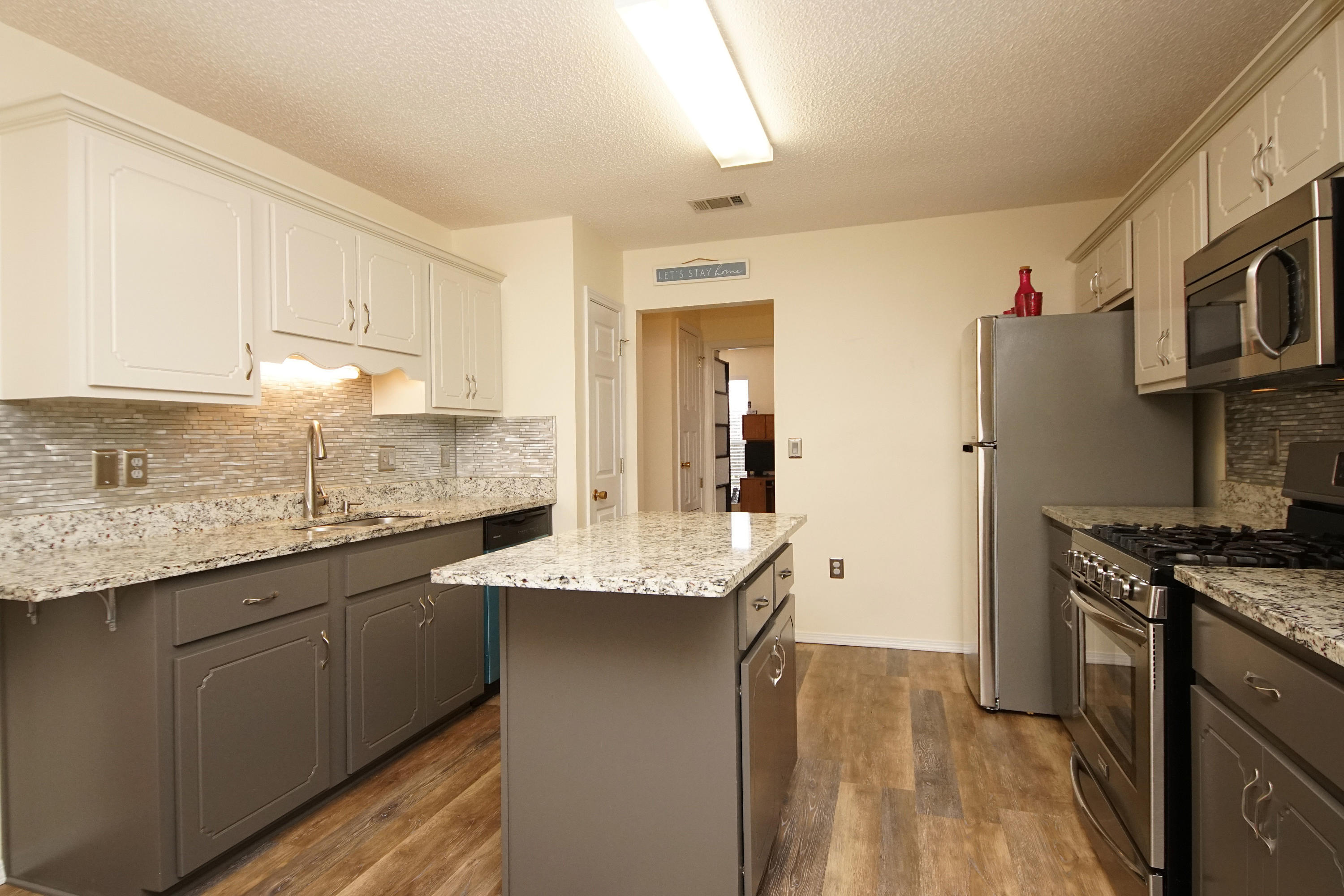 PARKWOOD SQUARE PH 2 - Residential