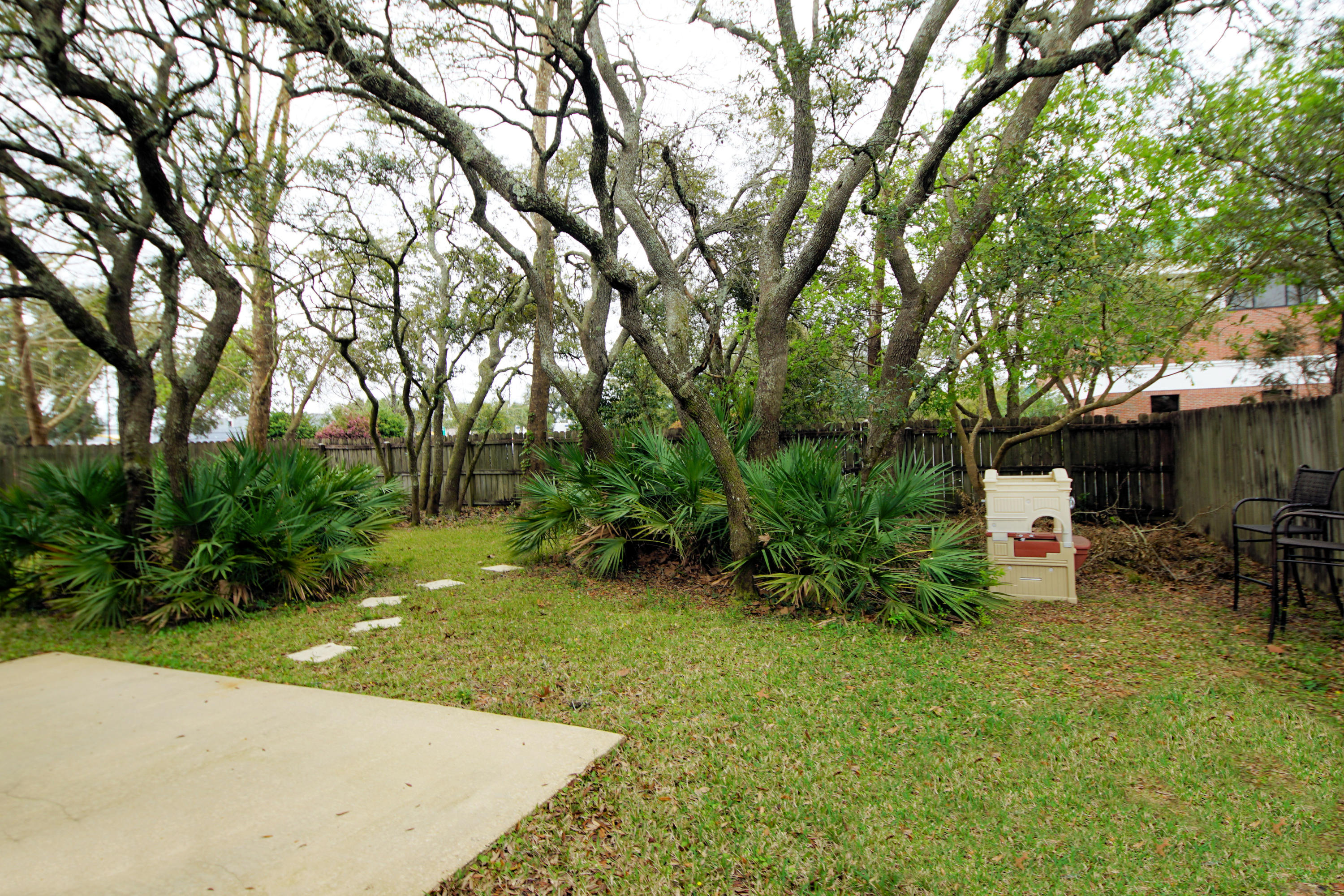 PARKWOOD SQUARE PH 2 - Residential