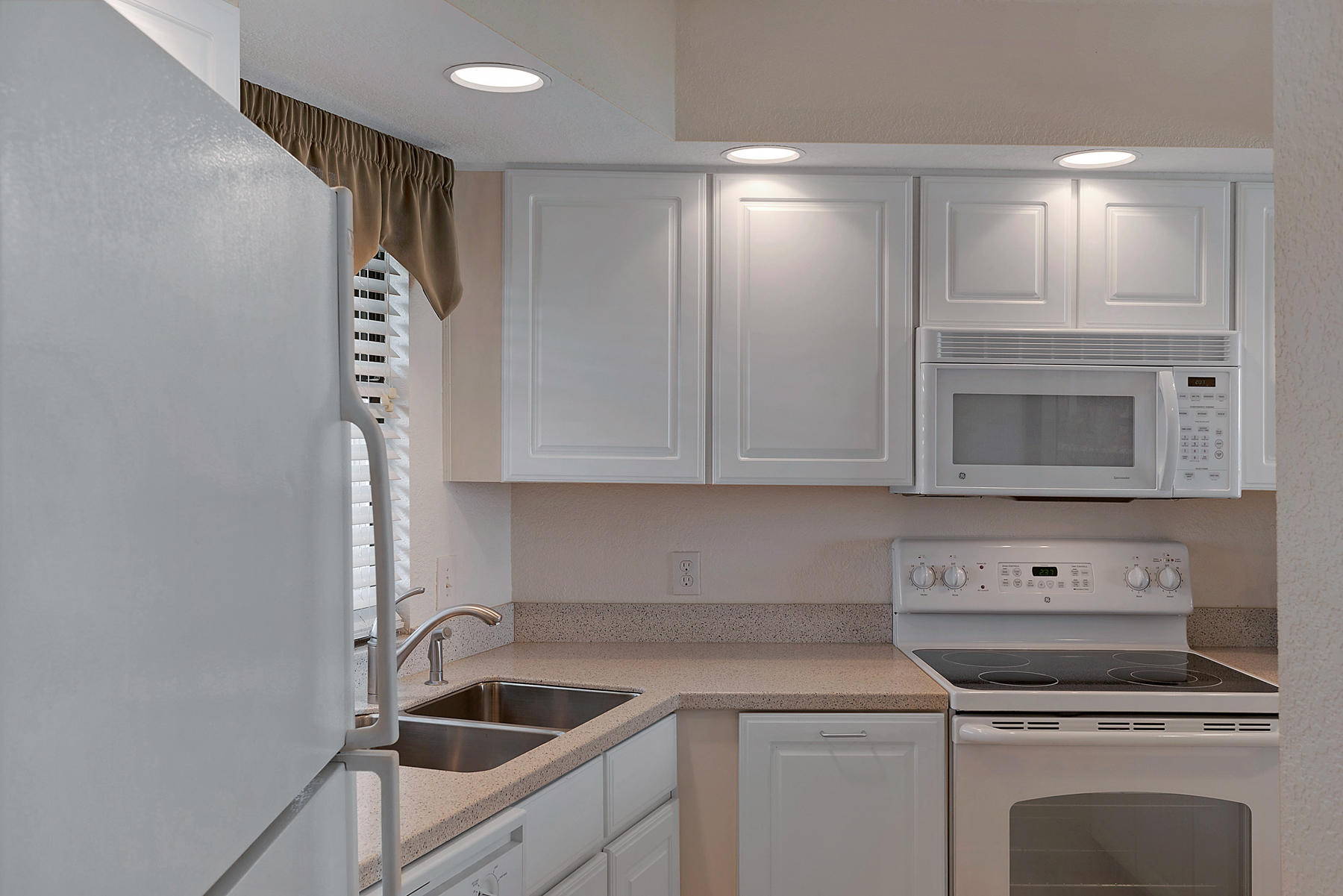 BEACHSIDE TWO - Residential