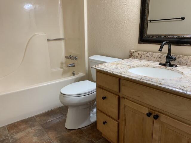 BAY BREEZE - Residential Lease