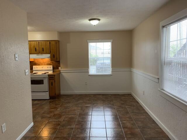 BAY BREEZE - Residential Lease