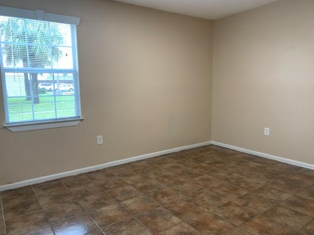 BAY BREEZE - Residential Lease