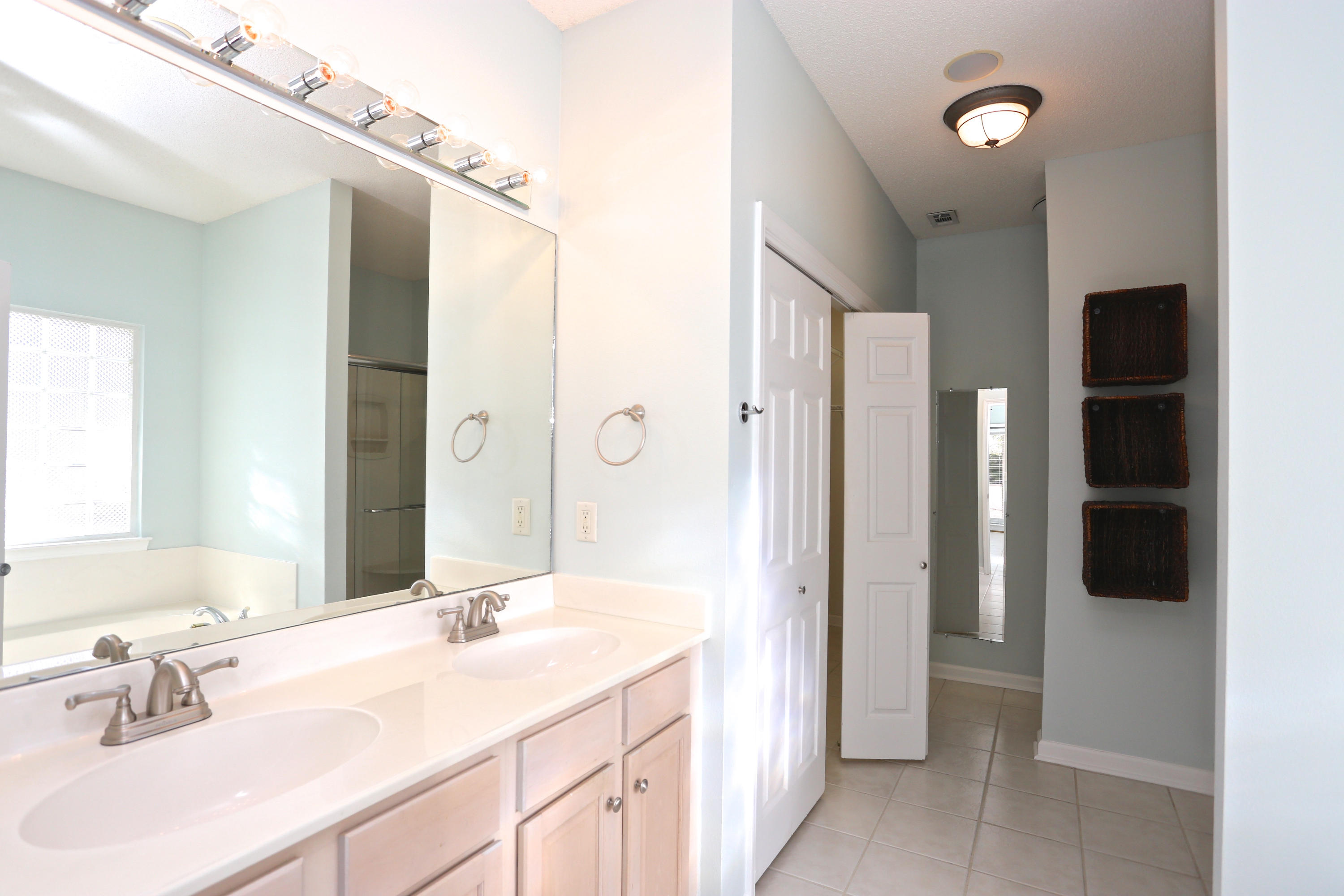 WOODLAND BAYOU ESTATES - Residential