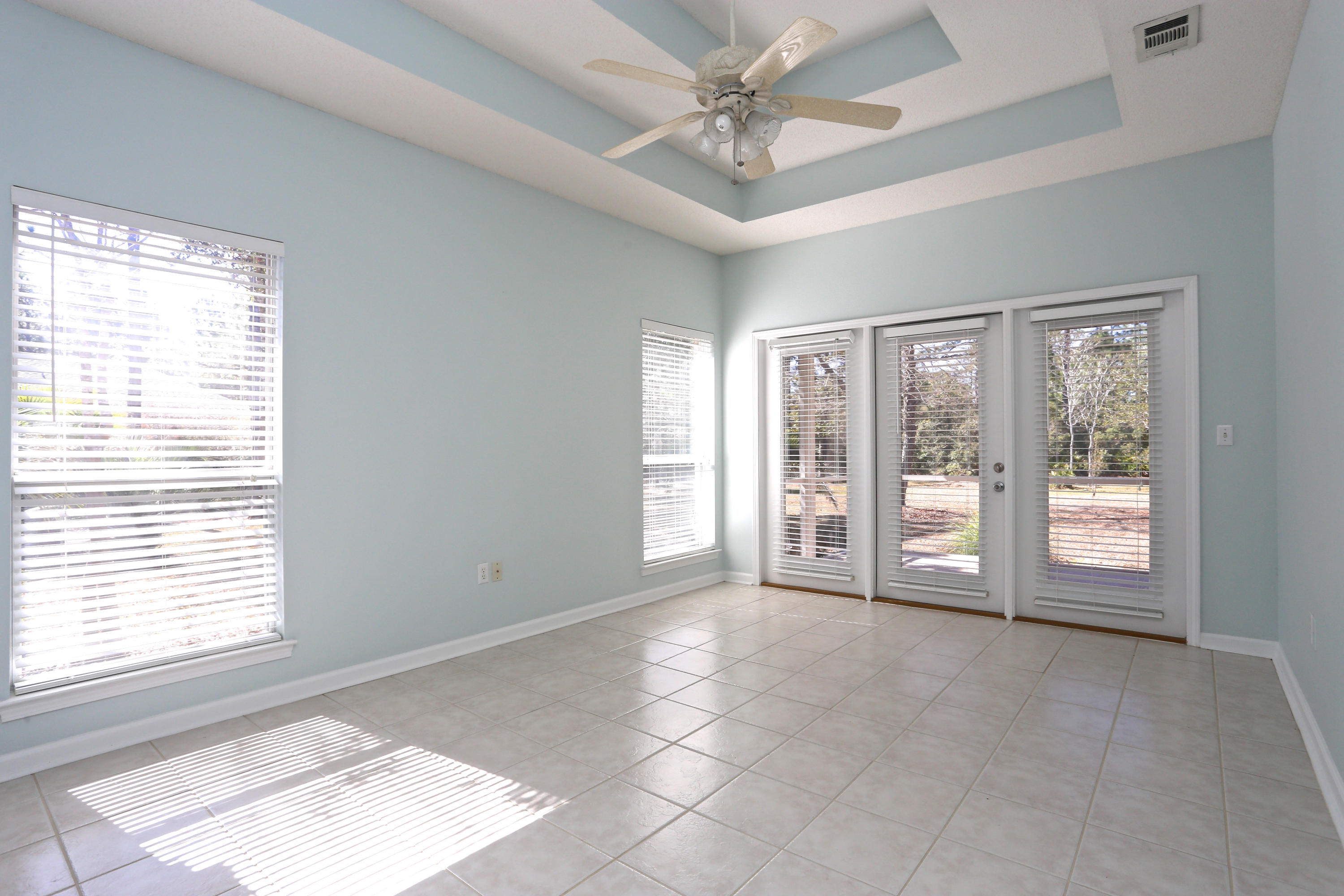 WOODLAND BAYOU ESTATES - Residential