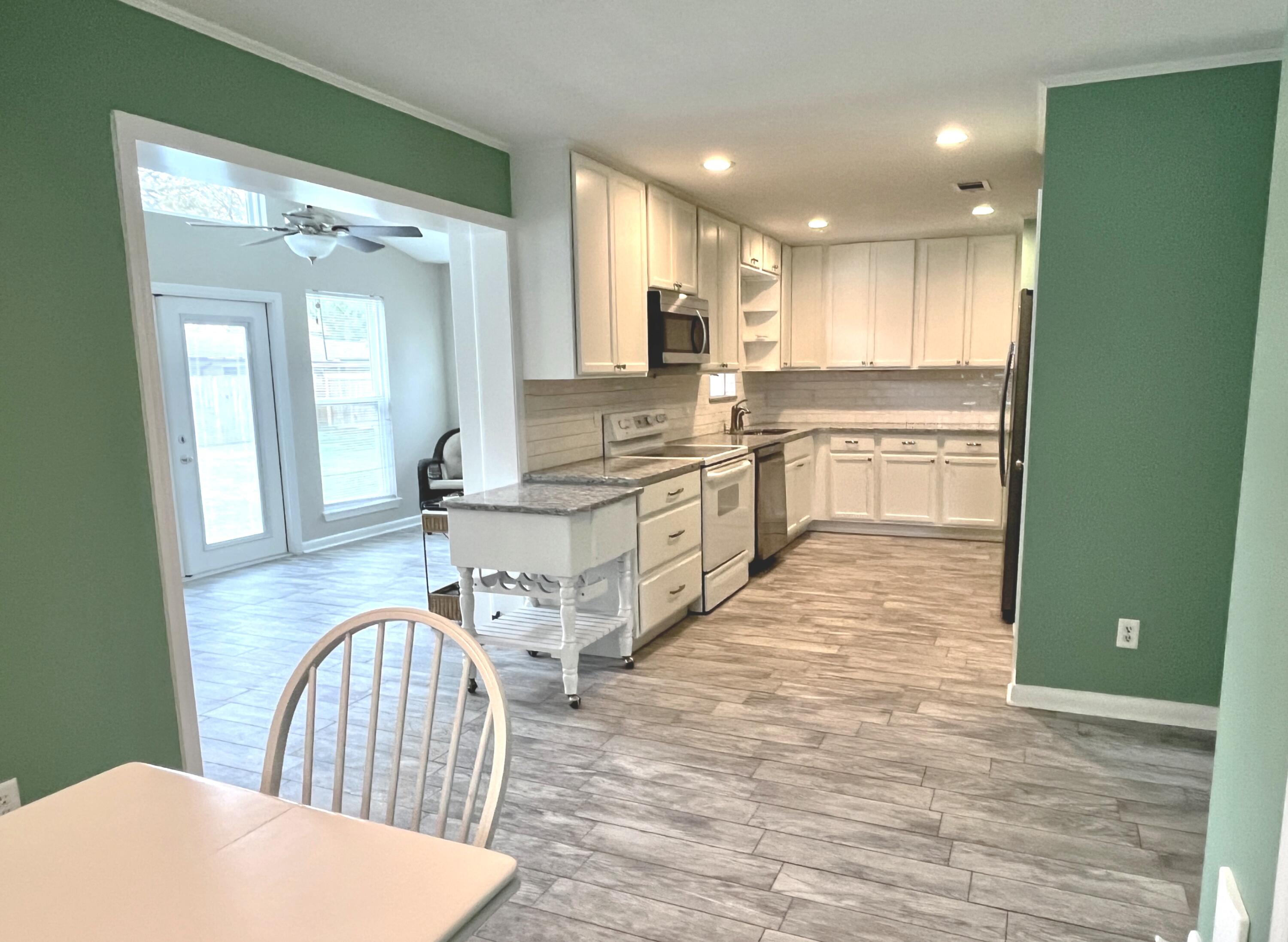 COUNTRY CLUB ESTATES 1ST ADDN - Residential