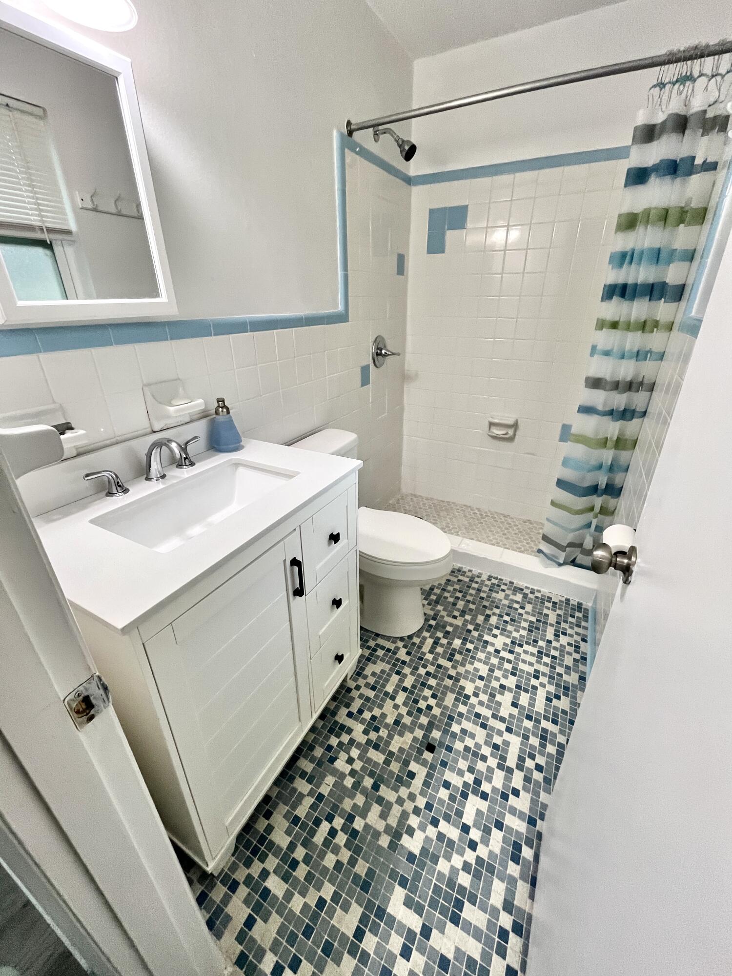 COUNTRY CLUB ESTATES 1ST ADDN - Residential