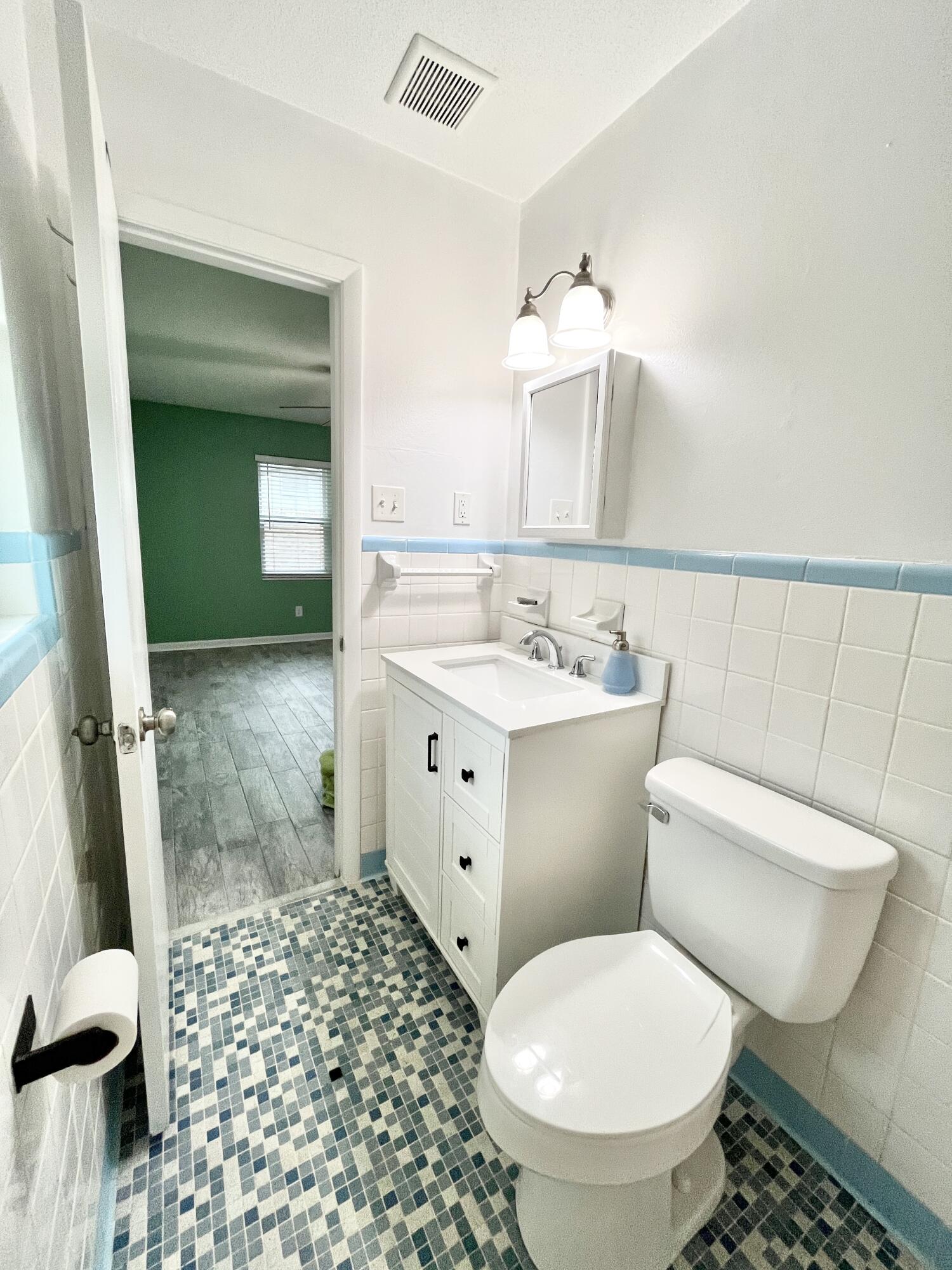 COUNTRY CLUB ESTATES 1ST ADDN - Residential