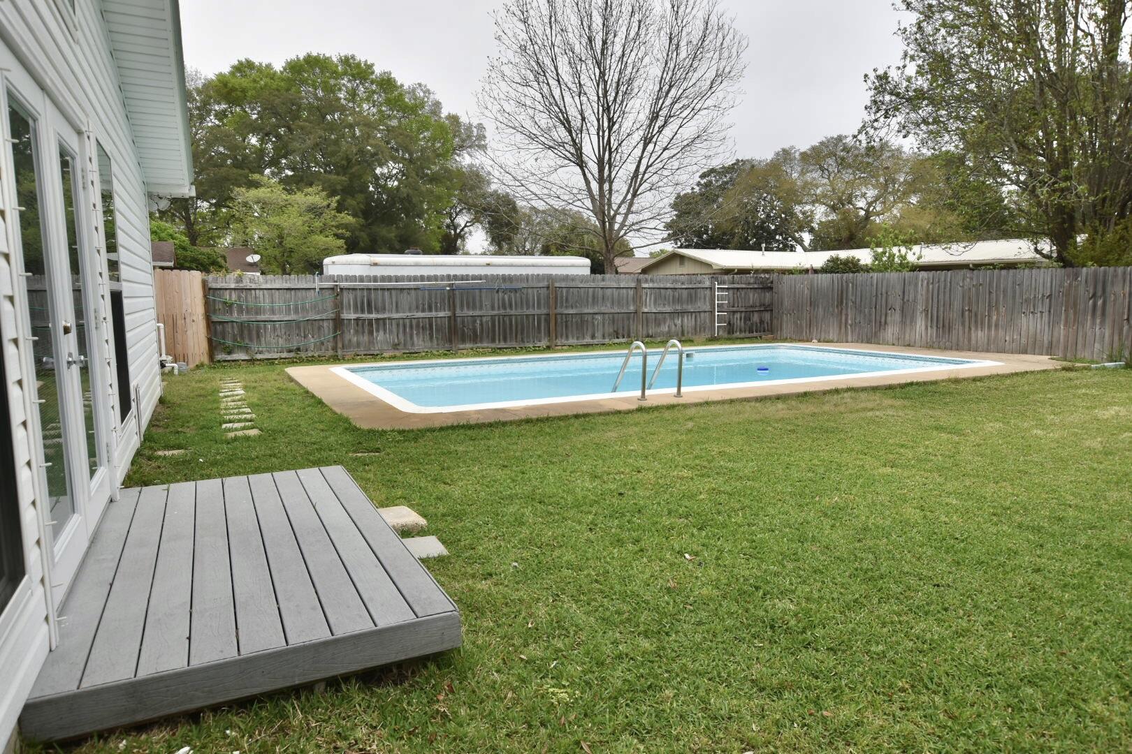 COUNTRY CLUB ESTATES 1ST ADDN - Residential