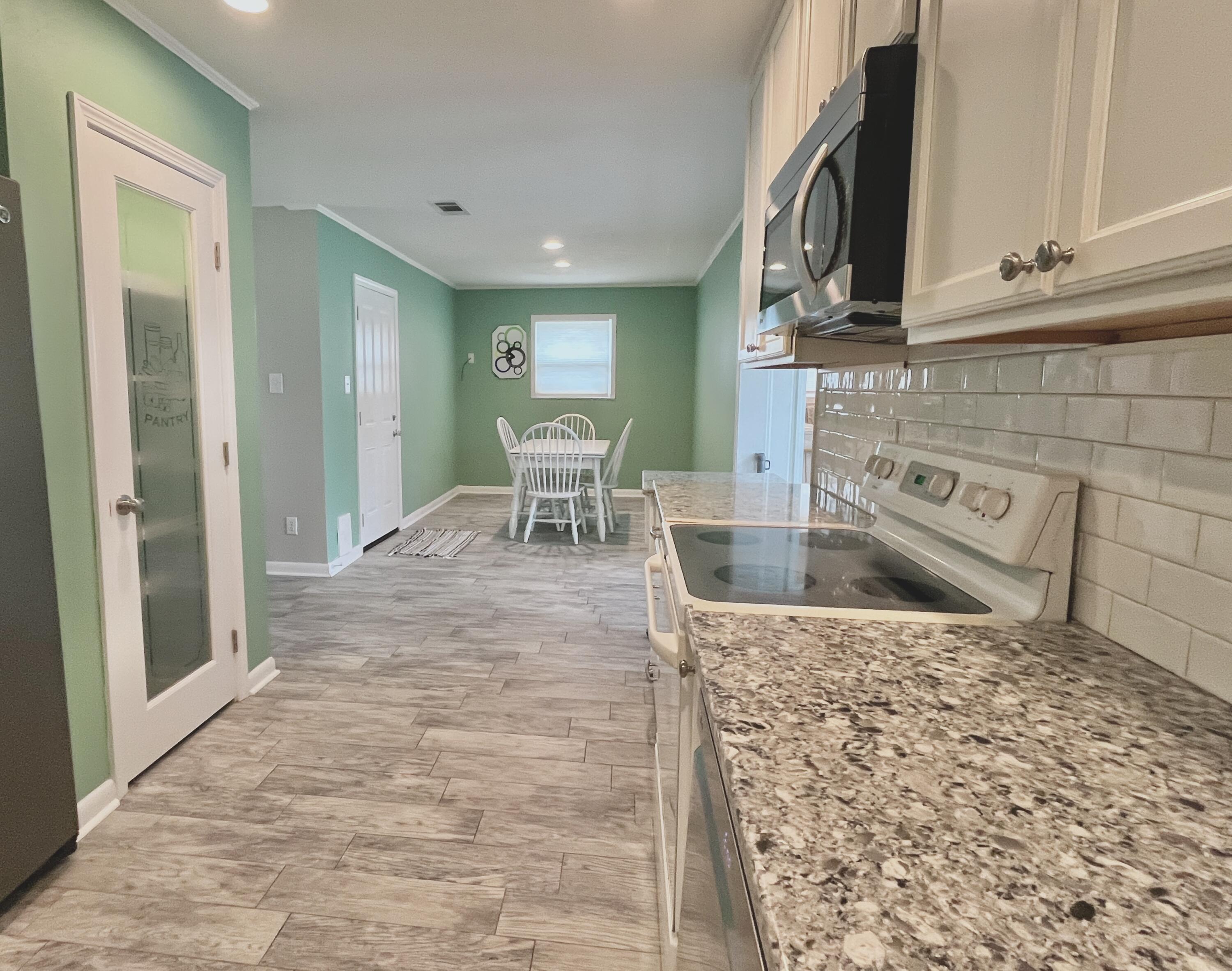 COUNTRY CLUB ESTATES 1ST ADDN - Residential