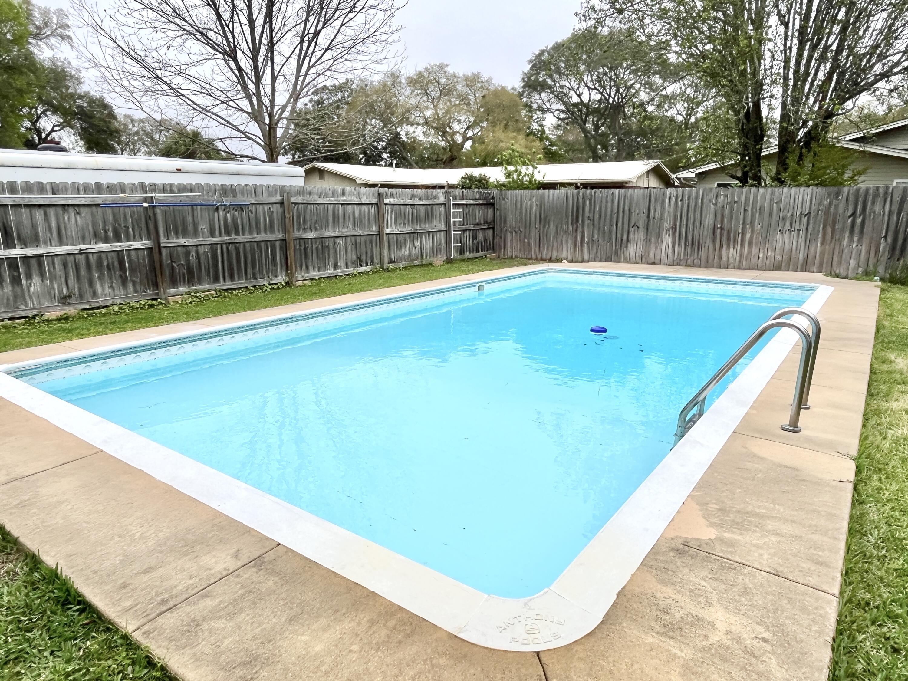 COUNTRY CLUB ESTATES 1ST ADDN - Residential
