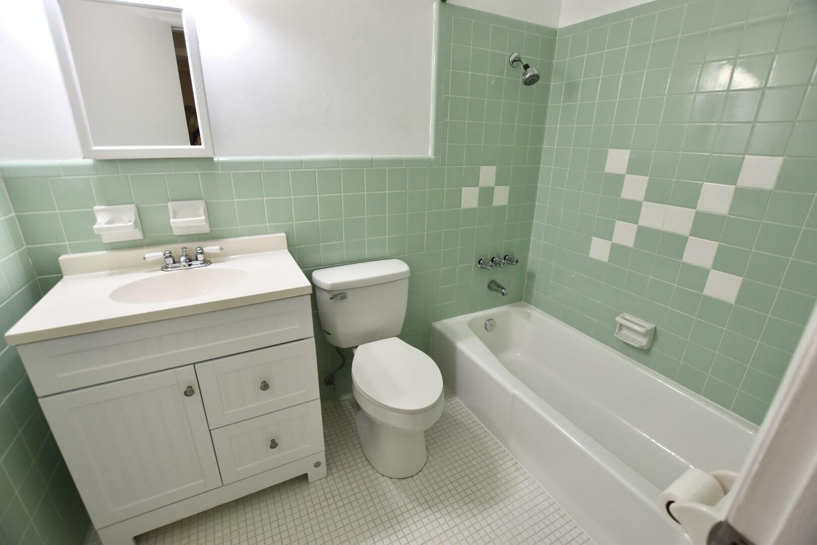 COUNTRY CLUB ESTATES 1ST ADDN - Residential
