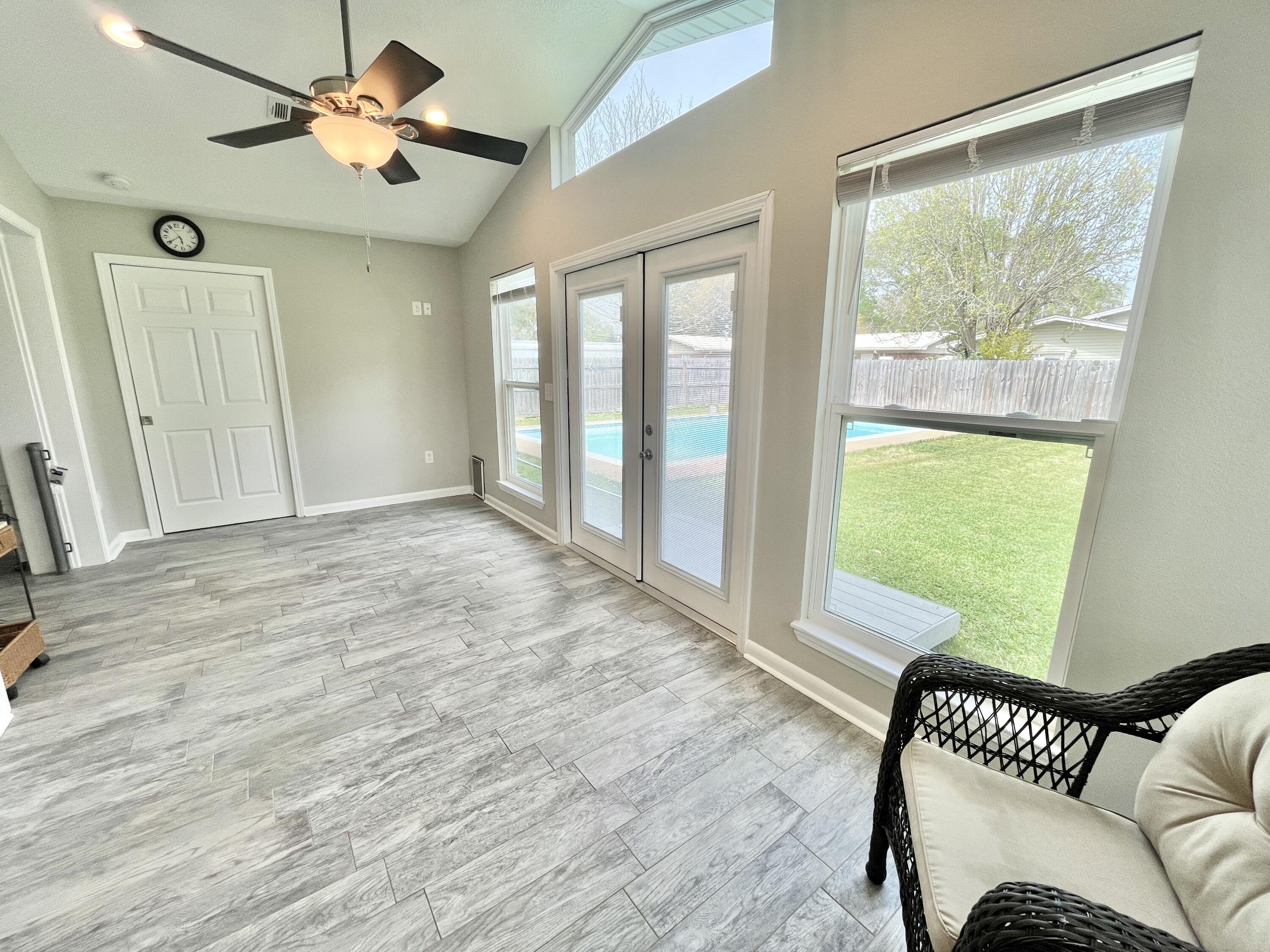 COUNTRY CLUB ESTATES 1ST ADDN - Residential