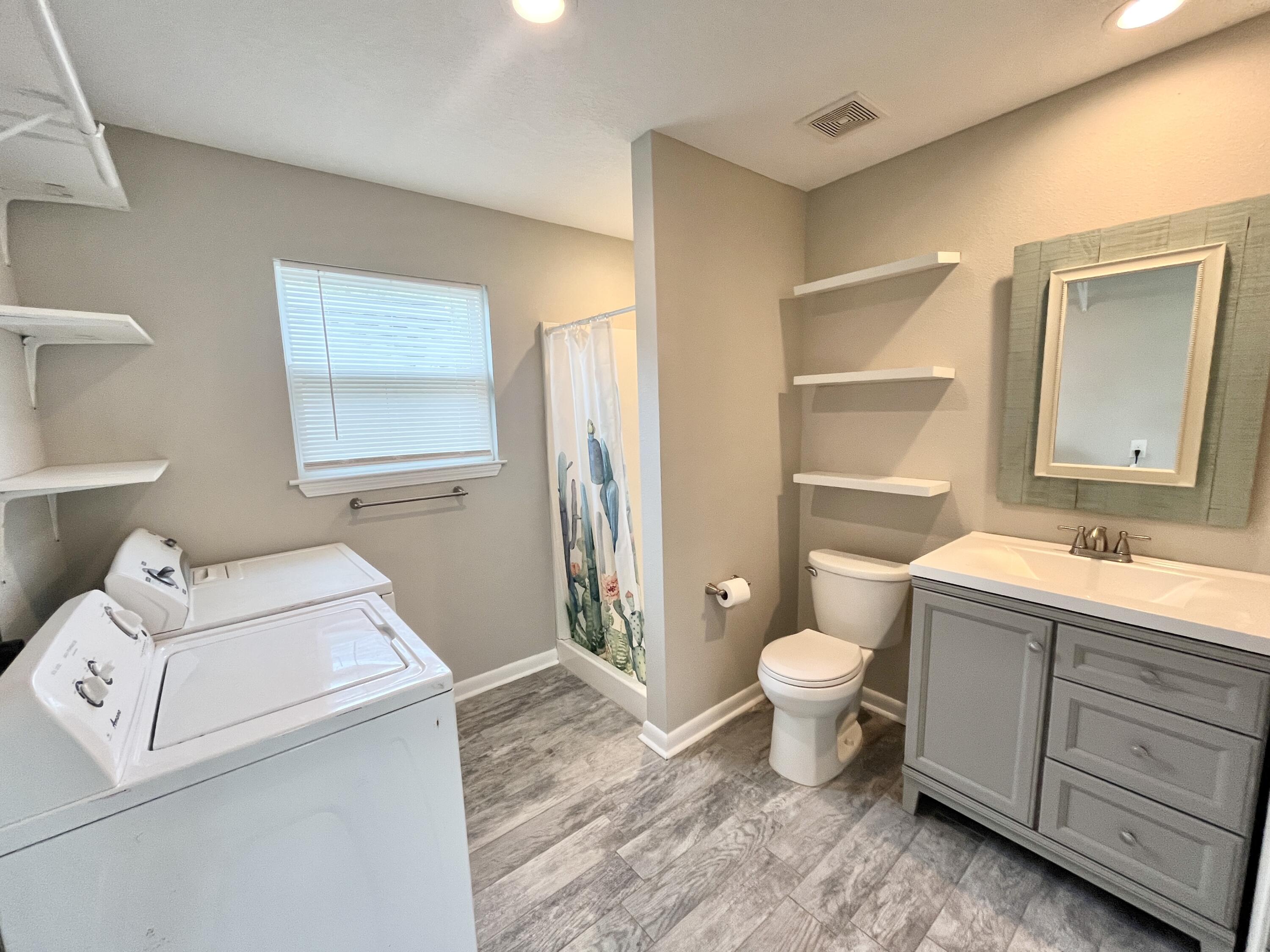 COUNTRY CLUB ESTATES 1ST ADDN - Residential