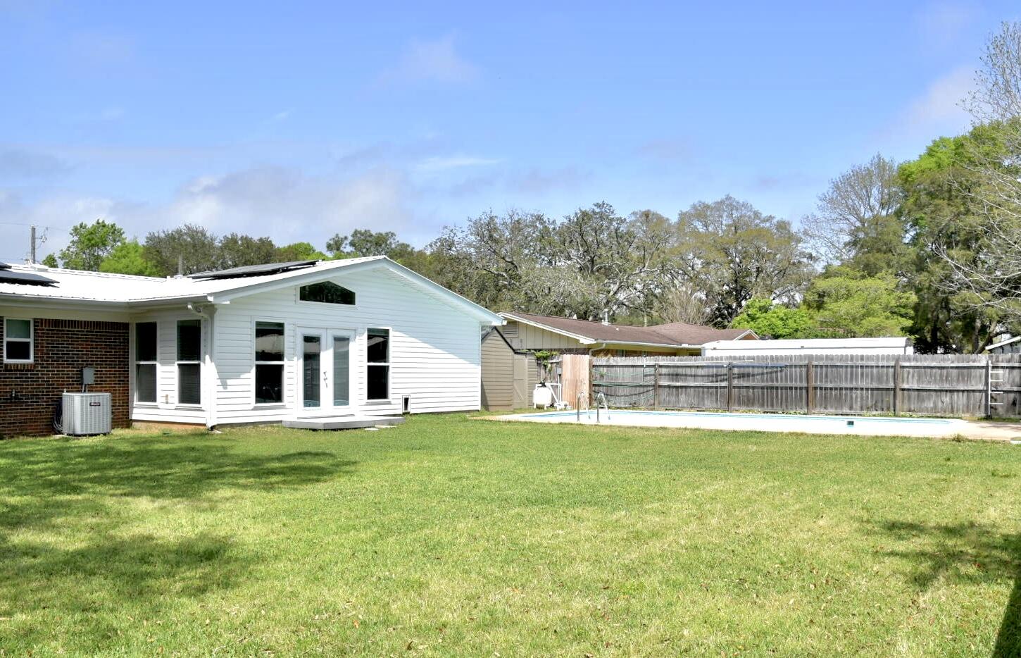 COUNTRY CLUB ESTATES 1ST ADDN - Residential