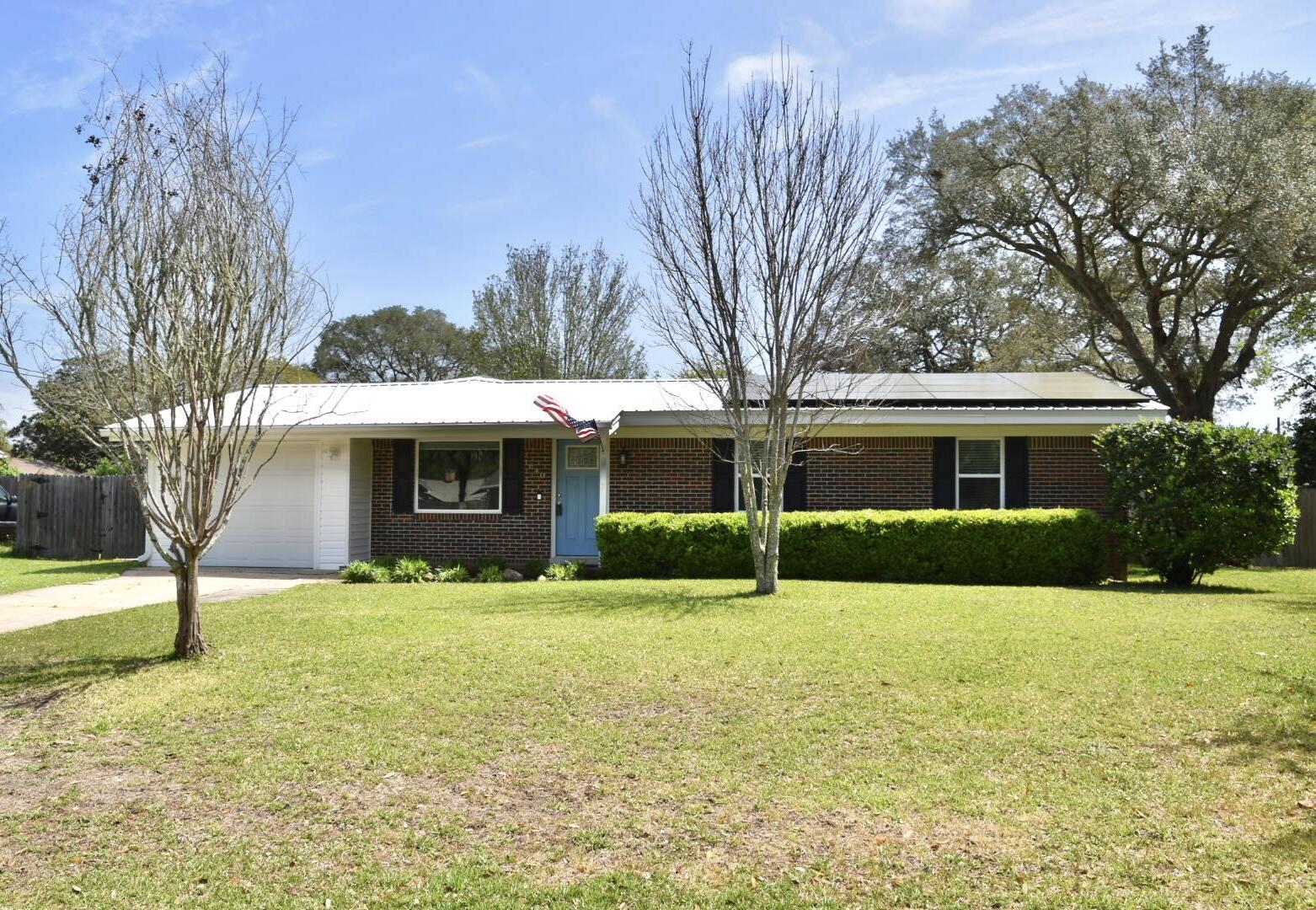 COUNTRY CLUB ESTATES 1ST ADDN - Residential