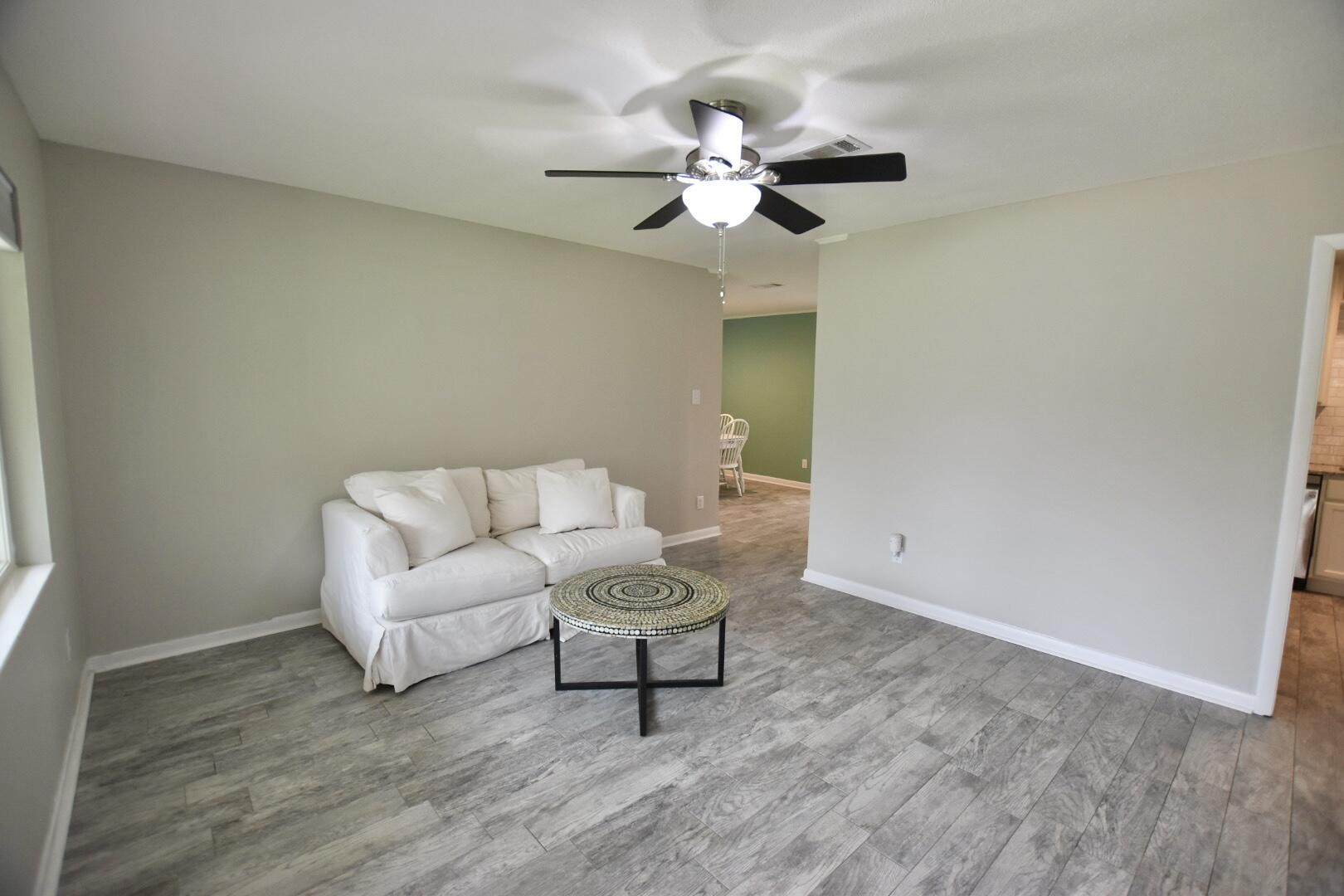 COUNTRY CLUB ESTATES 1ST ADDN - Residential