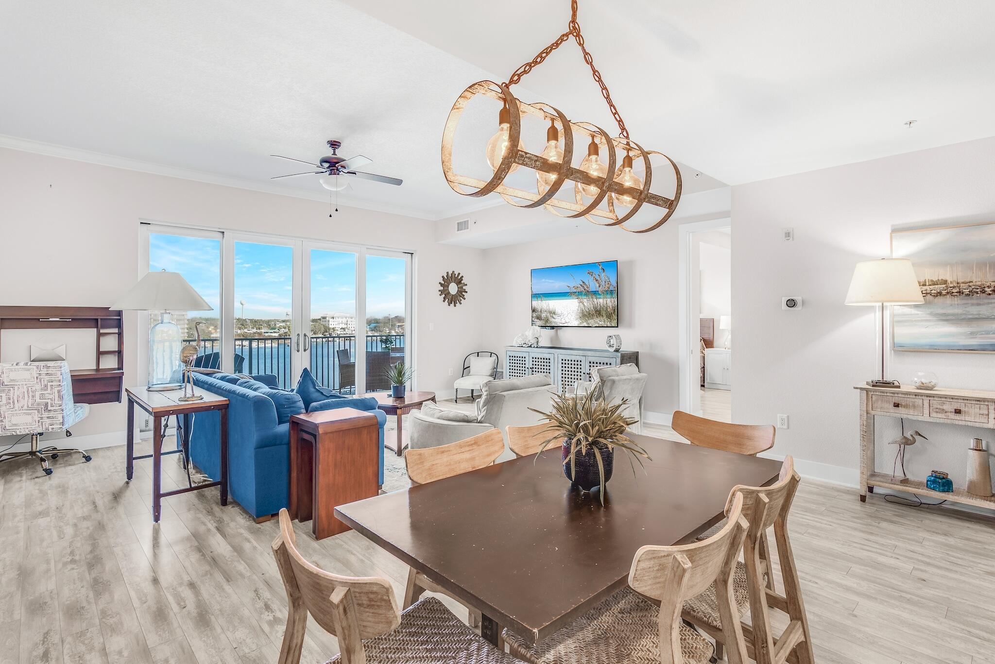 HARBOR LIGHTS - Residential