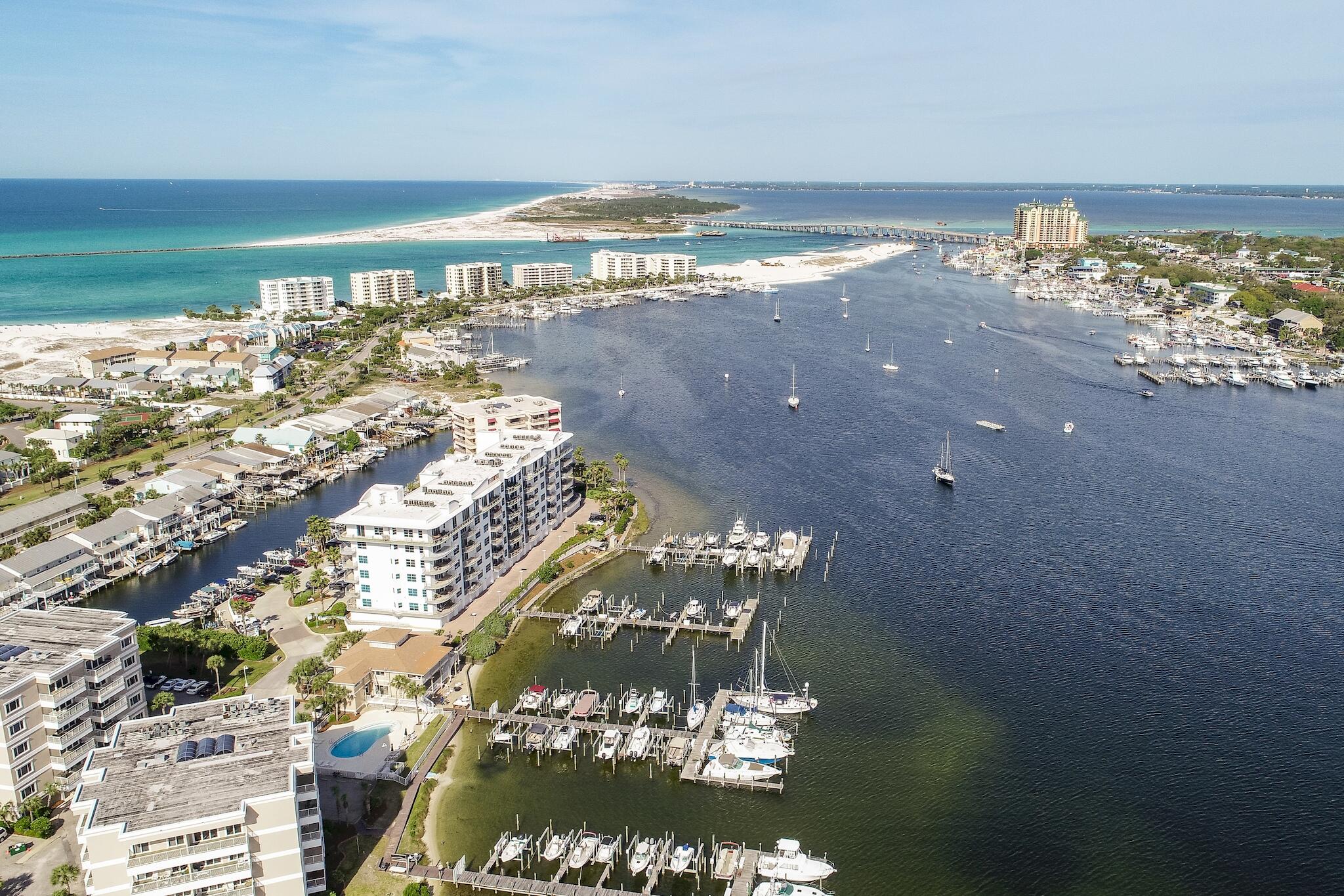 HARBOR LIGHTS - Residential