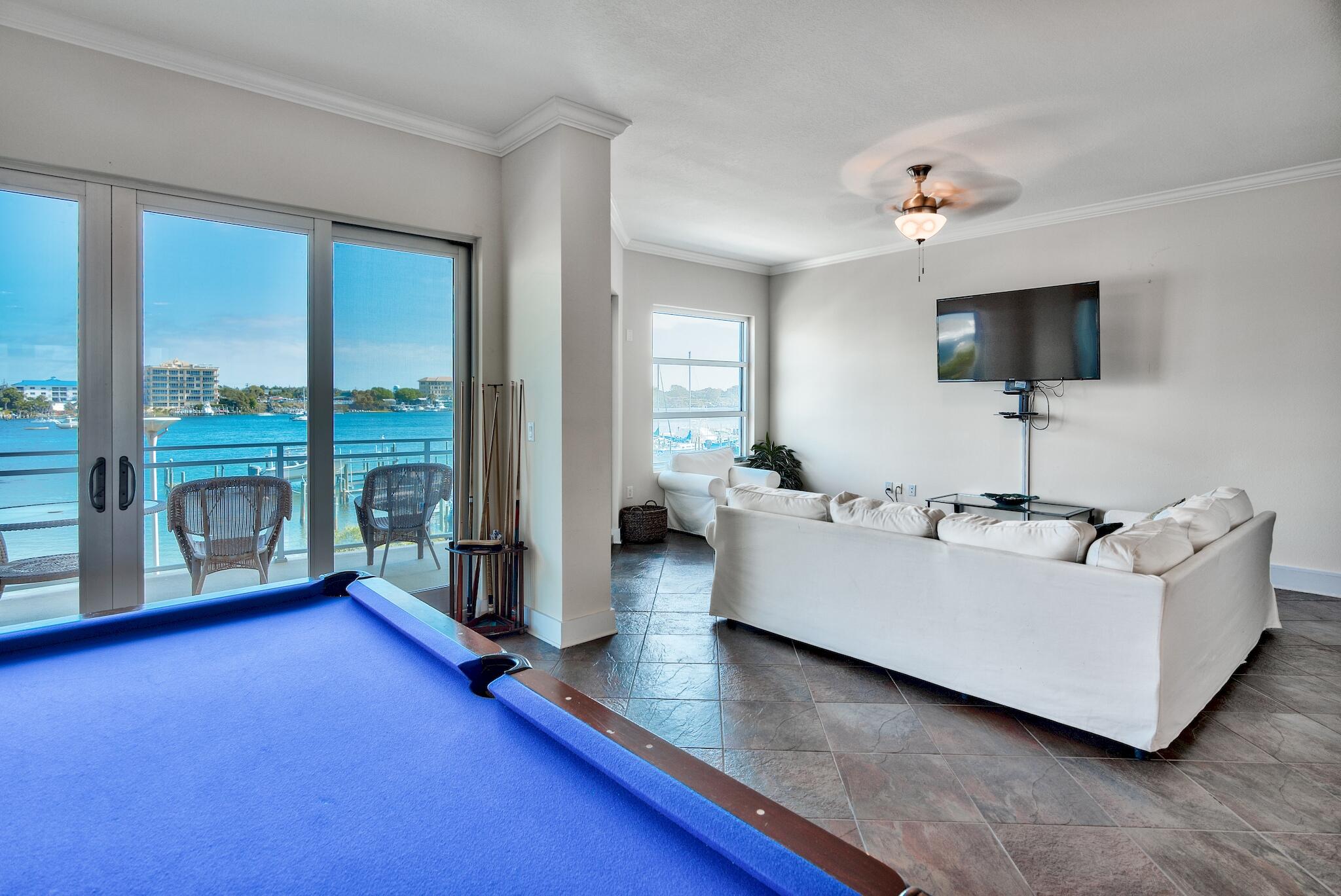 HARBOR LIGHTS - Residential