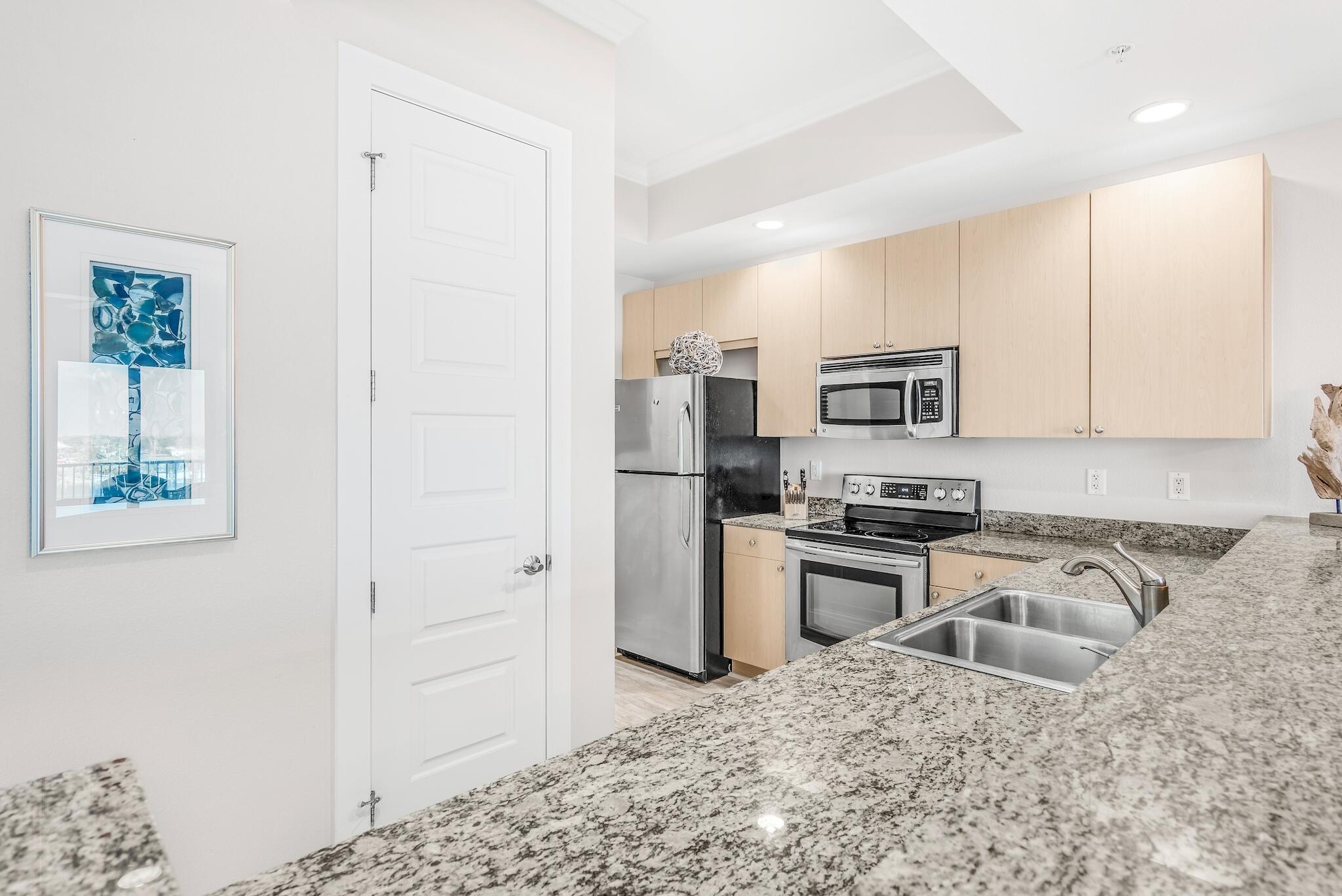 HARBOR LIGHTS - Residential