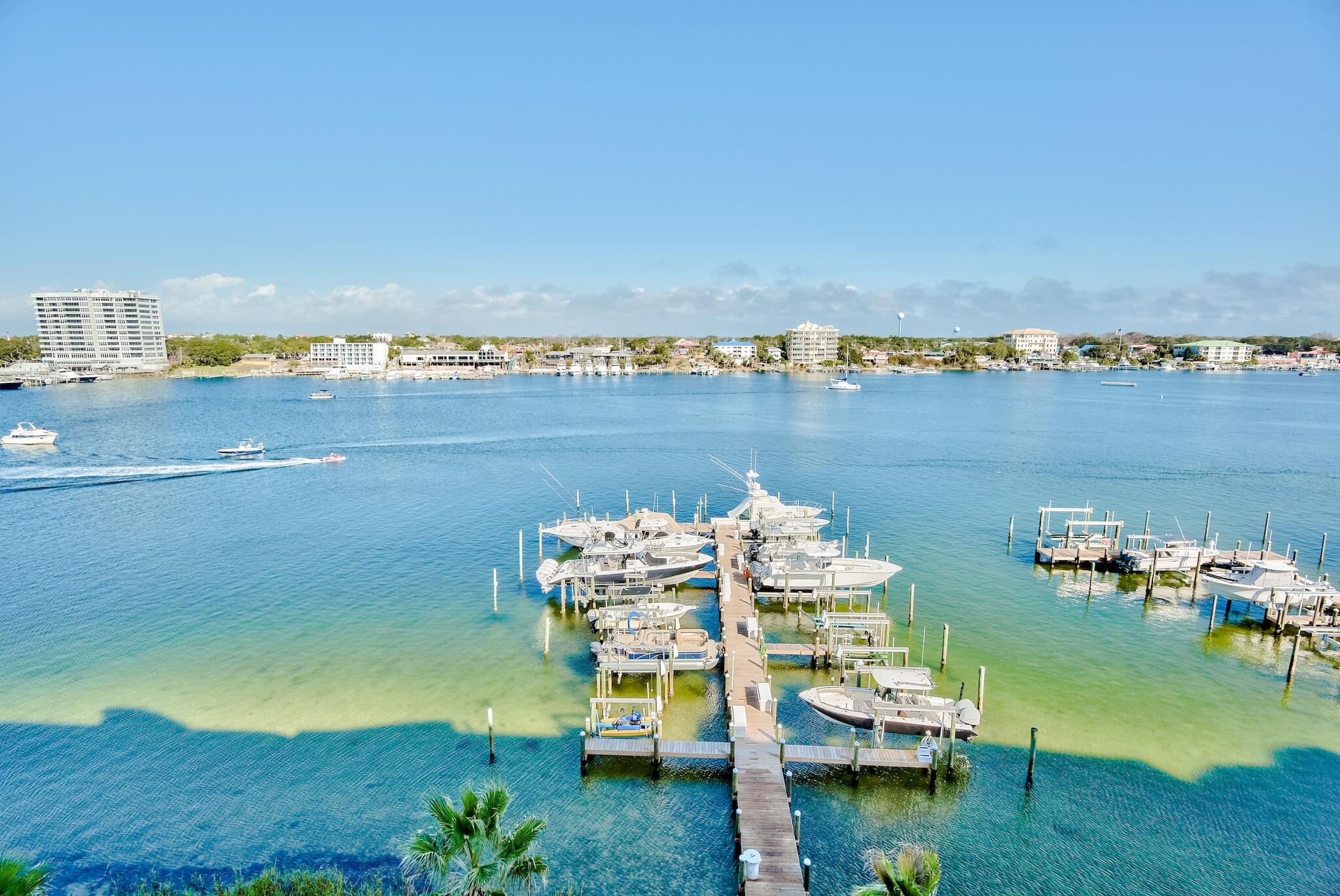 HARBOR LIGHTS - Residential