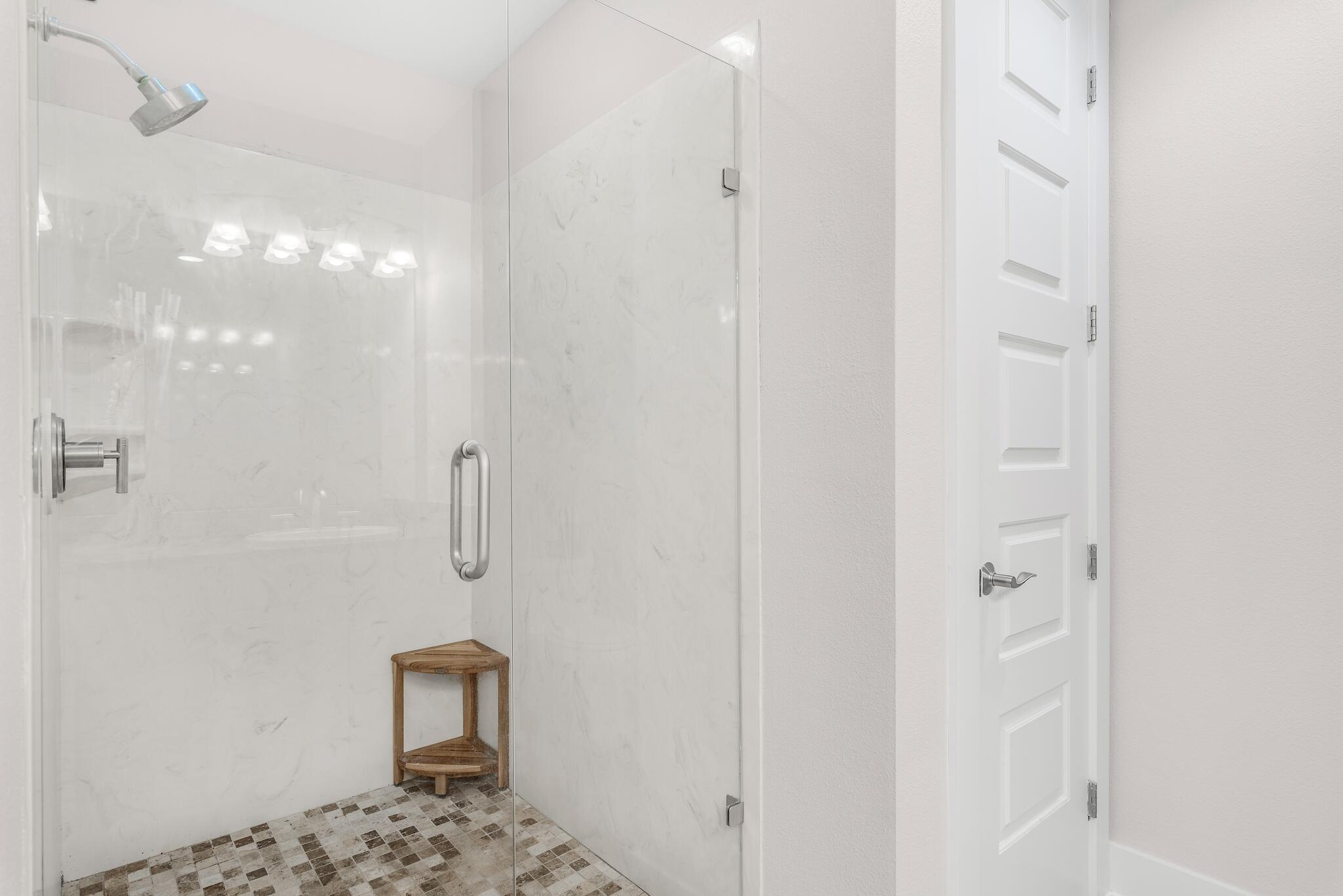 HARBOR LIGHTS - Residential