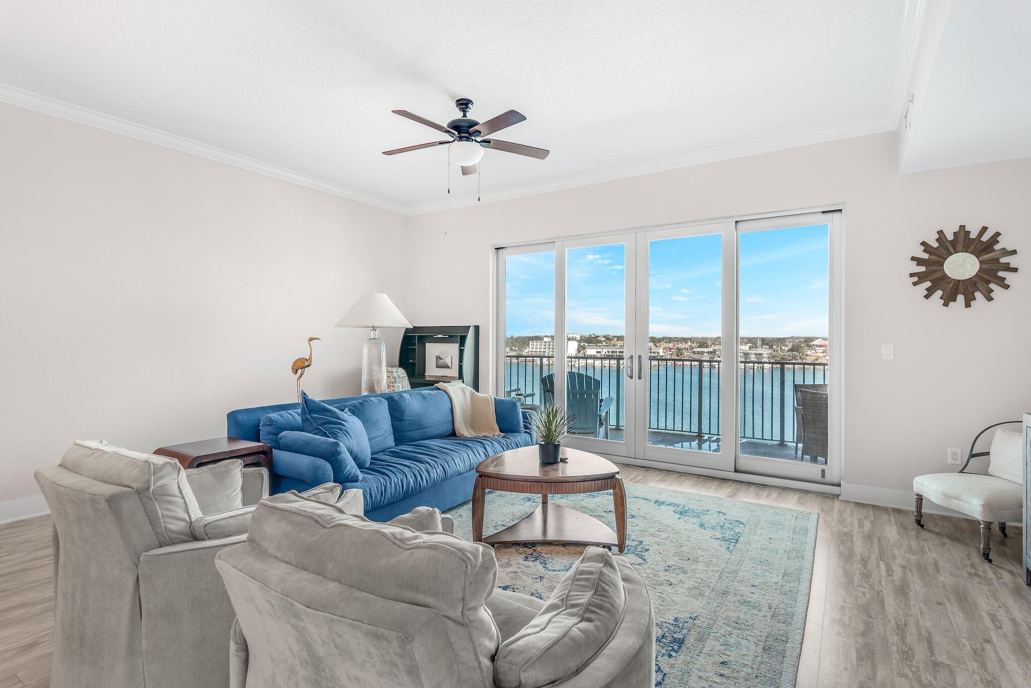 HARBOR LIGHTS - Residential