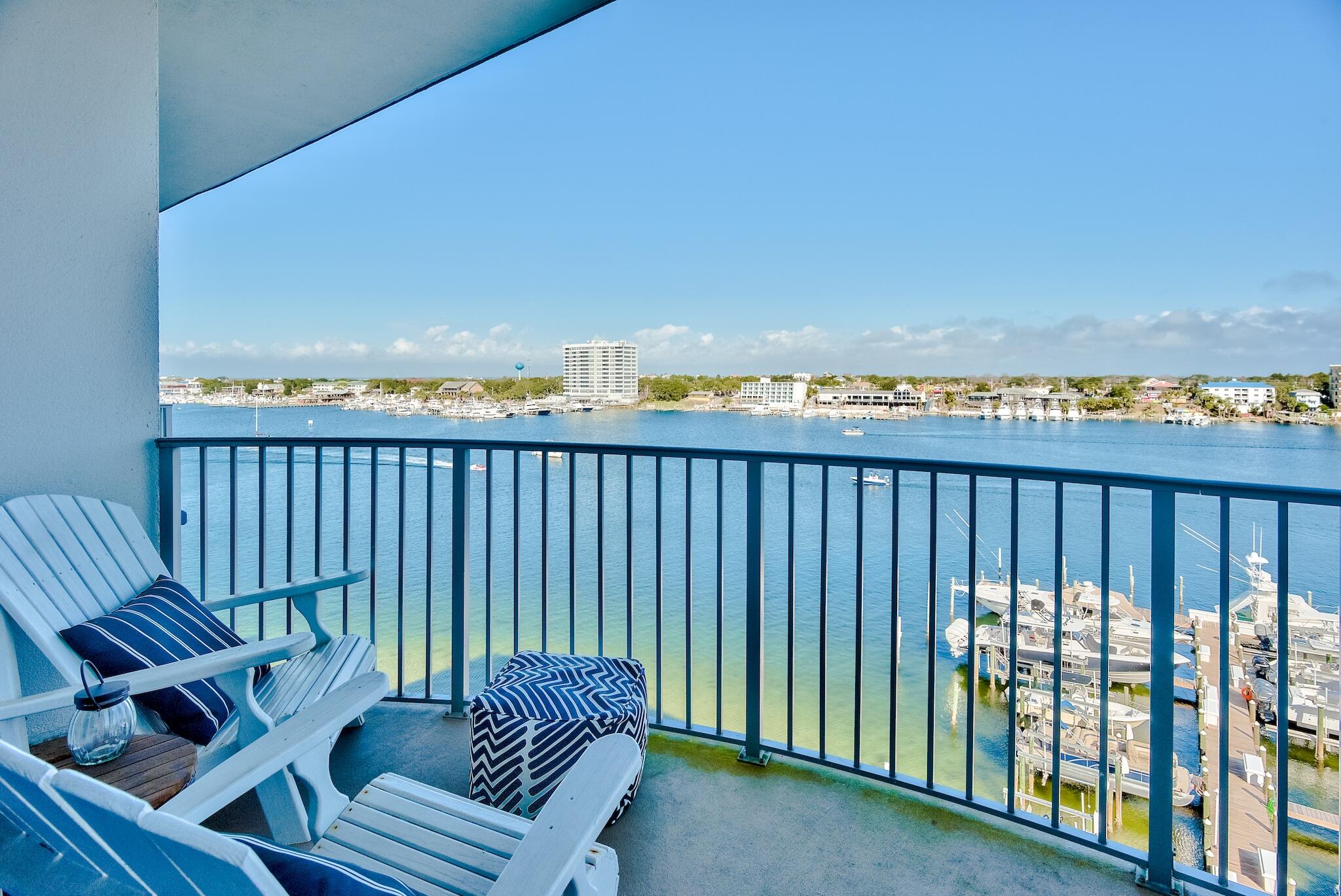 HARBOR LIGHTS - Residential