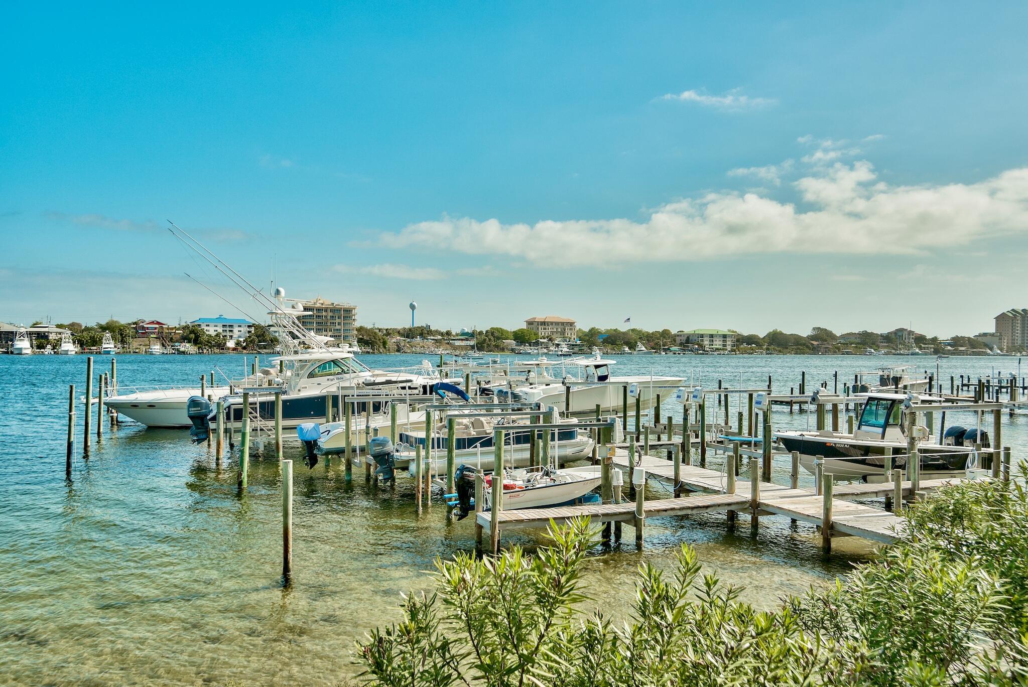 HARBOR LIGHTS - Residential