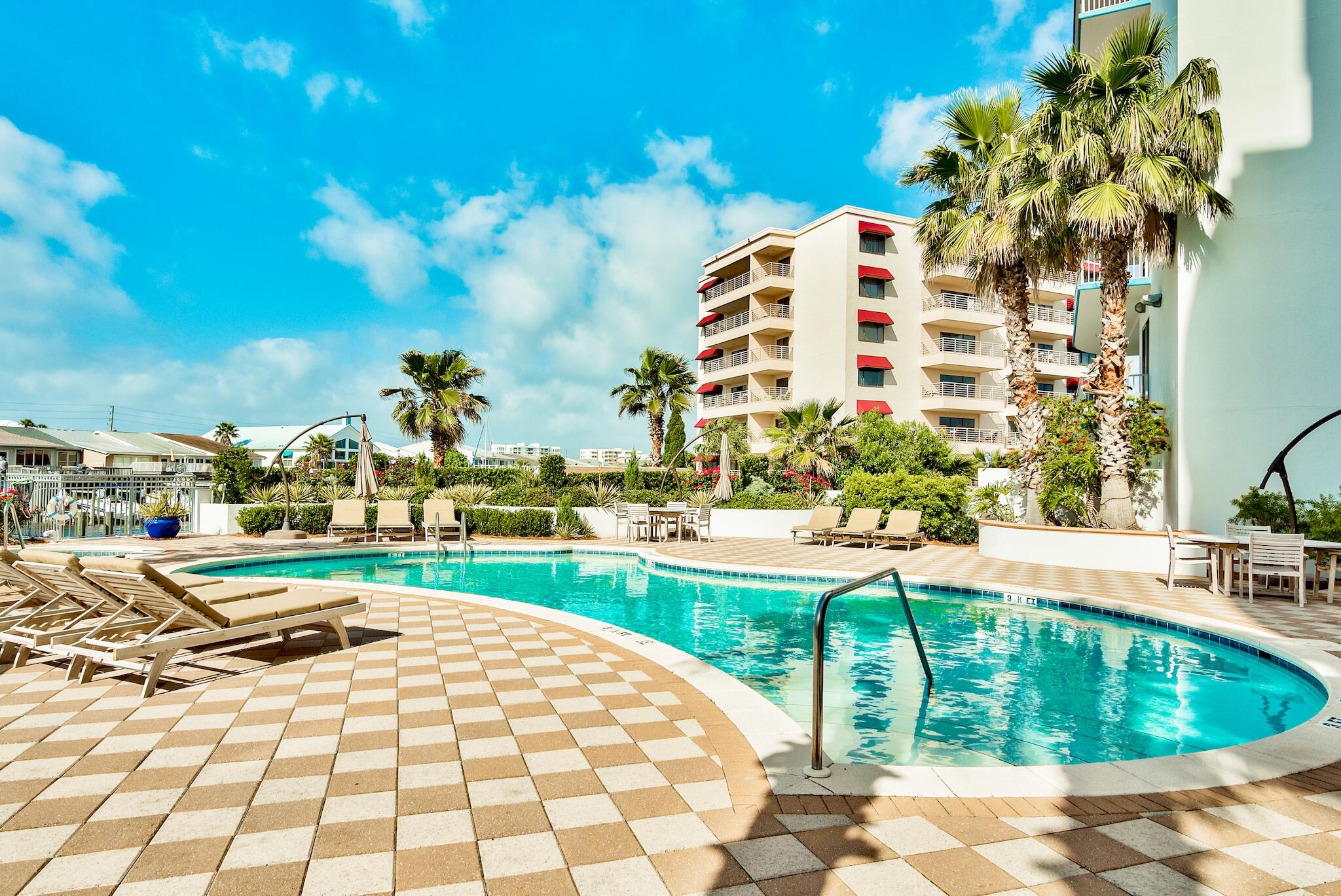 HARBOR LIGHTS - Residential