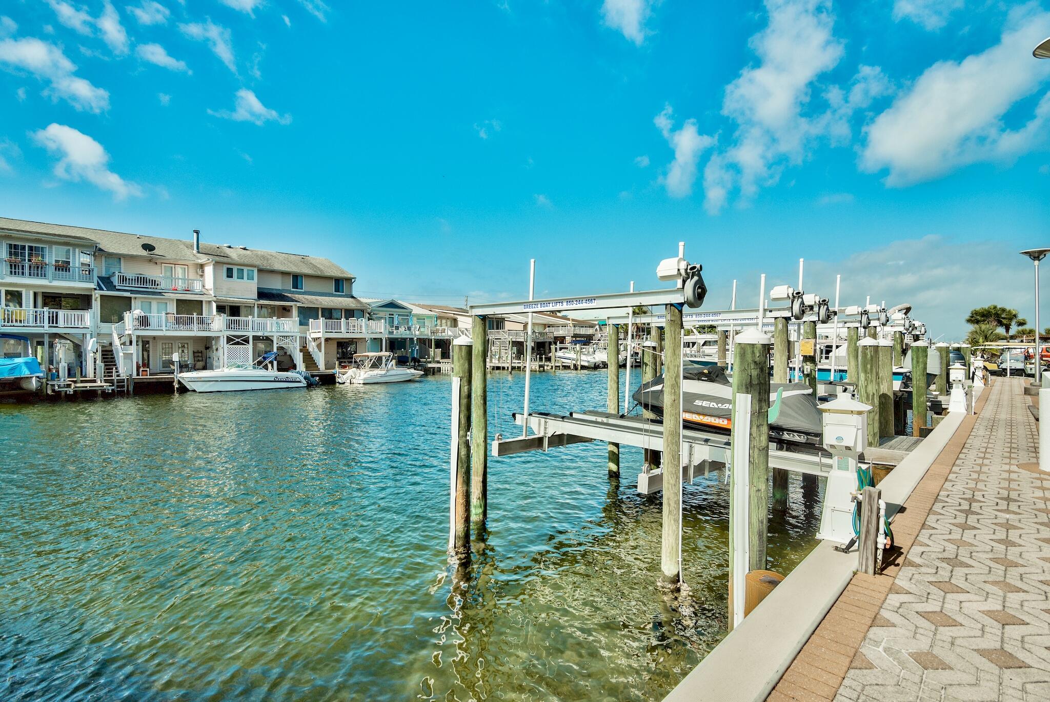 HARBOR LIGHTS - Residential